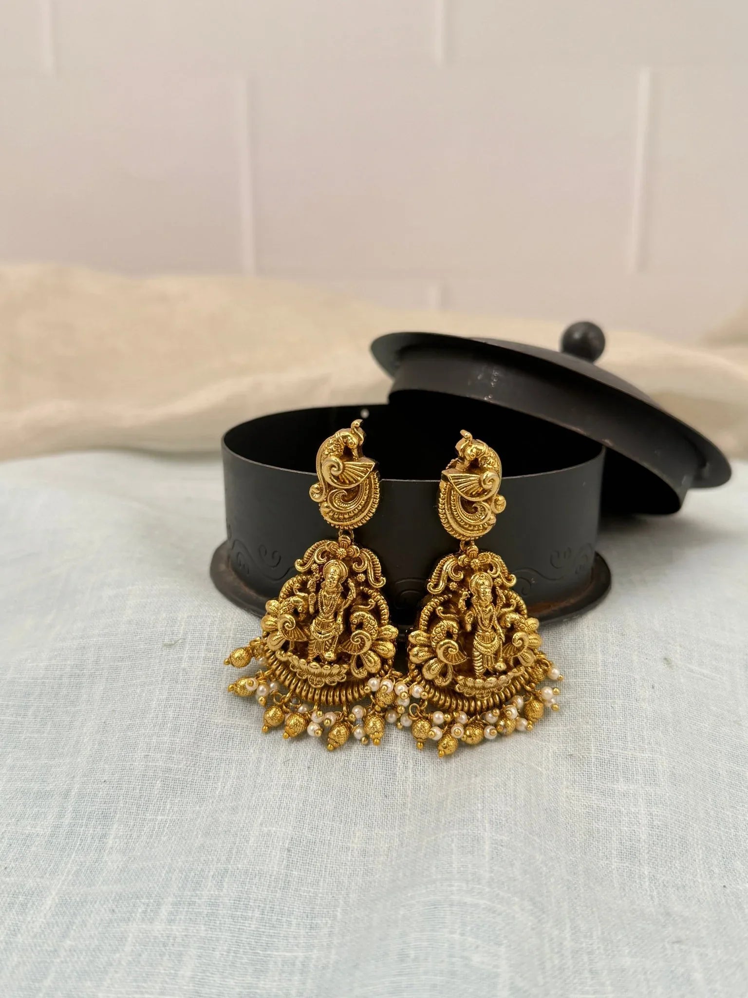 Luxurious Antique Earrings 0511 - Mahilas