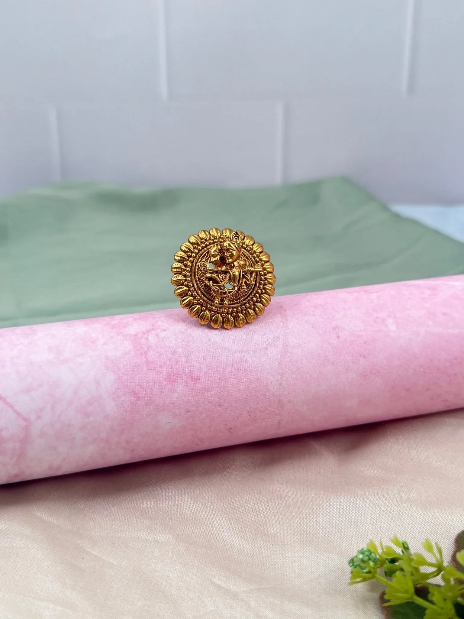 Luxurious Antique Finger Ring 247 - Mahilas