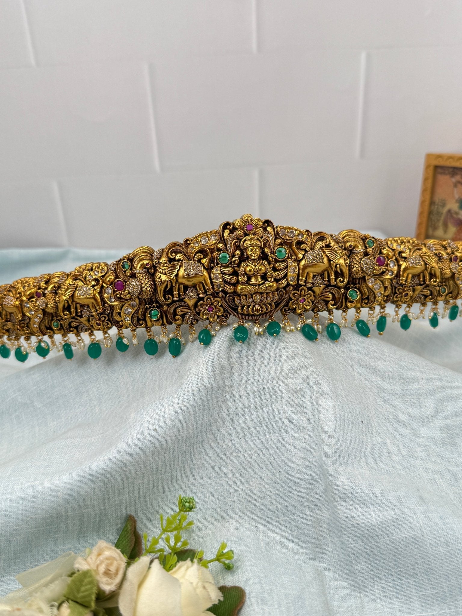 Luxurious Antique Gaja Lakshmi Vaddanam Kamarbandh 7252 - Mahilas