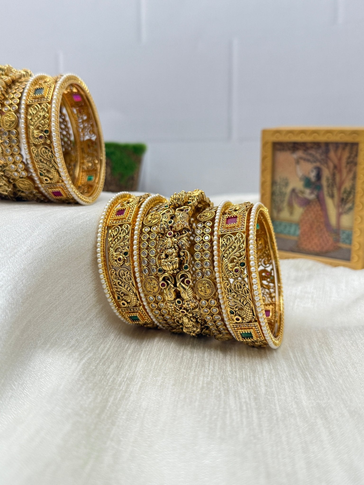 Luxurious Antique Gold Bridal Bangle Set - 5165 - Mahilas