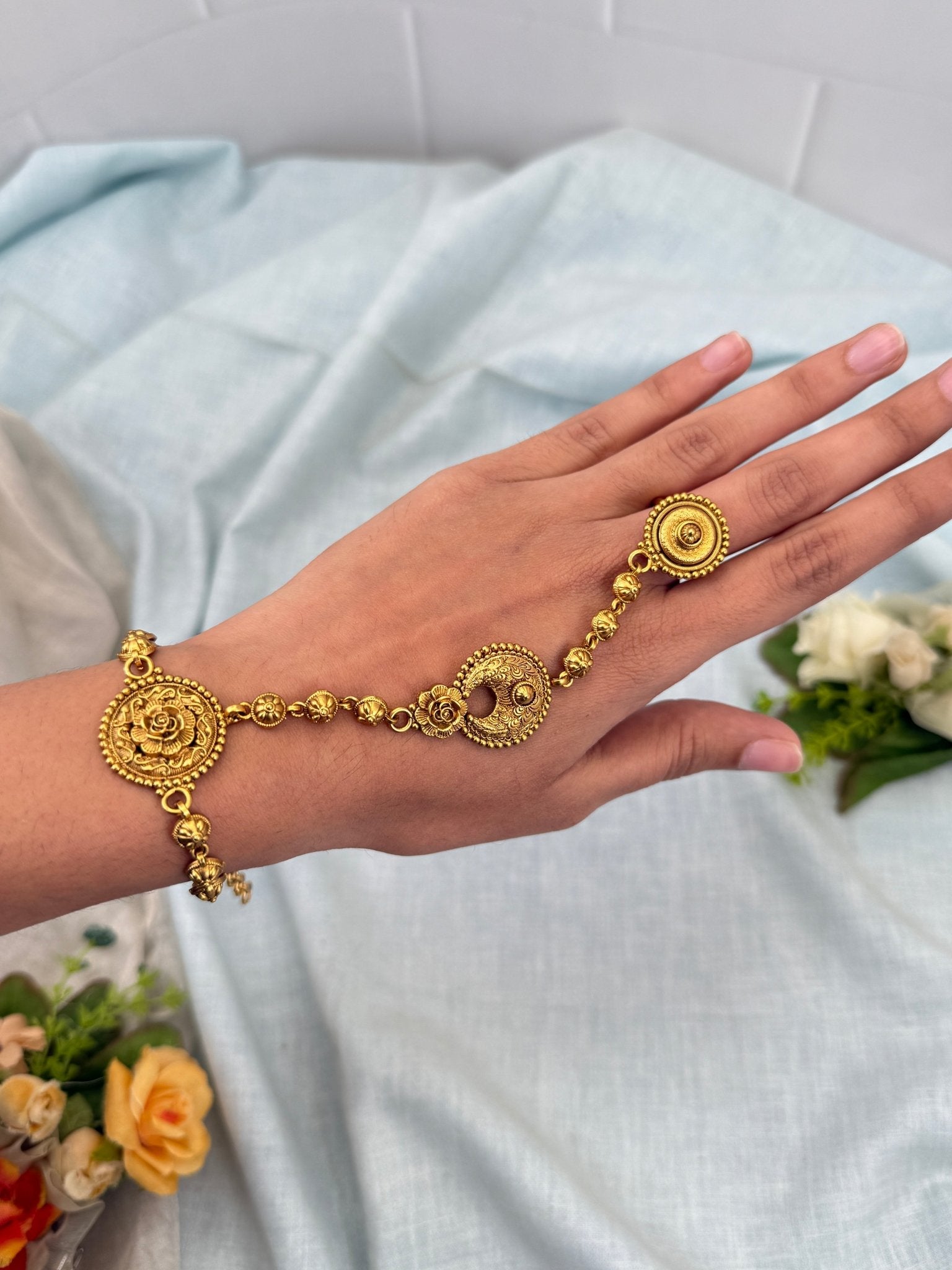 Luxurious Antique Hathpan Hathphool 003 - Mahilas