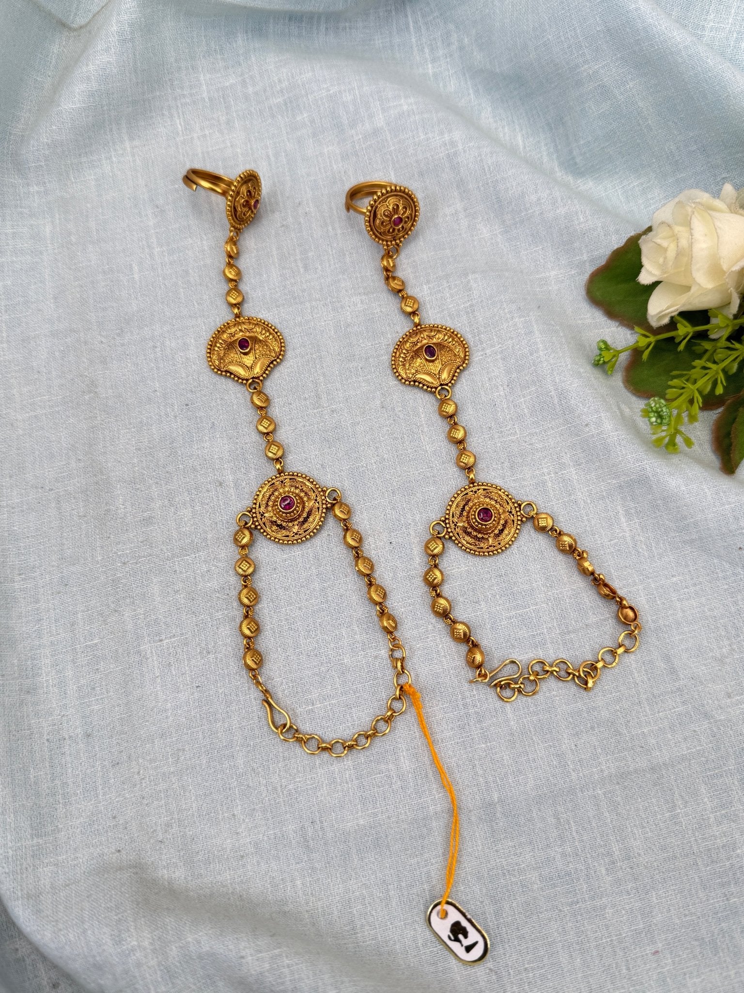 Luxurious Antique Hathpan Hathphool 004 - Mahilas