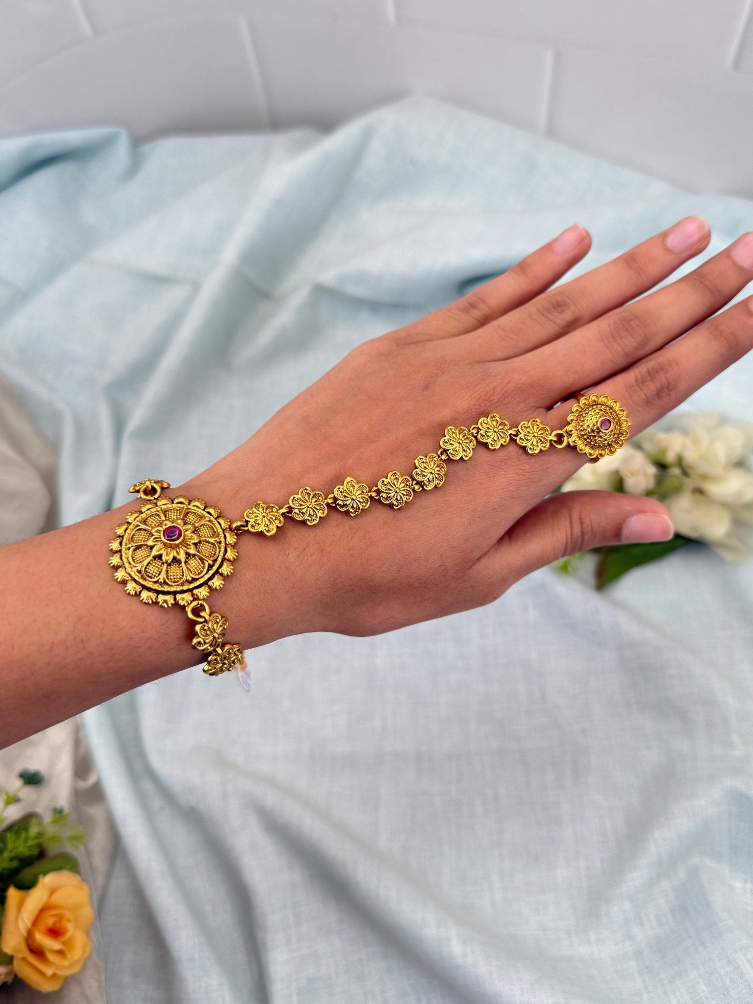 Luxurious Antique Hathpan Hathphool 005 - Mahilas