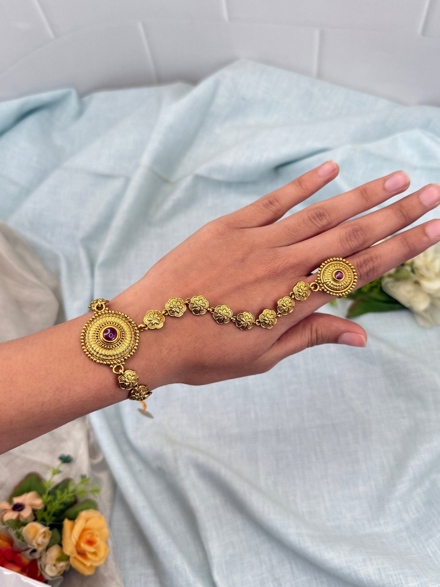 Luxurious Antique Hathpan Hathphool 006 - Mahilas