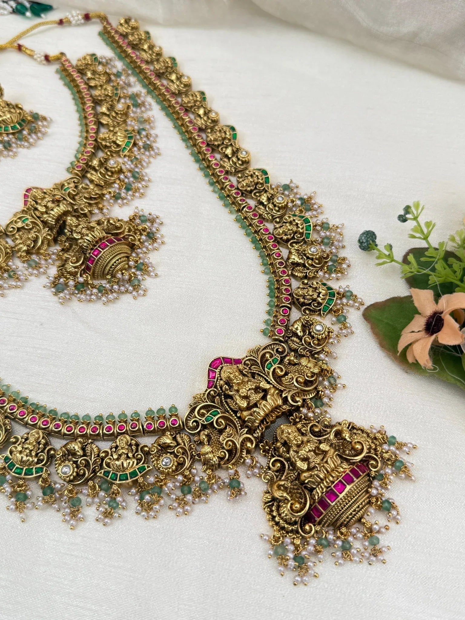 Luxurious Antique Jadau Bridal Necklace Set 800 - Mahilas