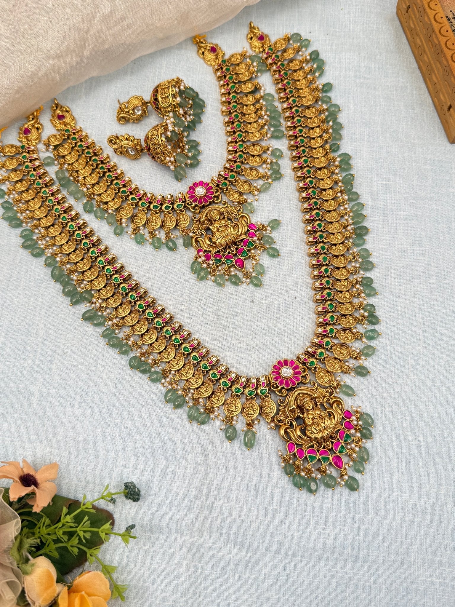 Luxurious Antique Jadau Kaasu Bridal Necklace Set 746 - Mahilas