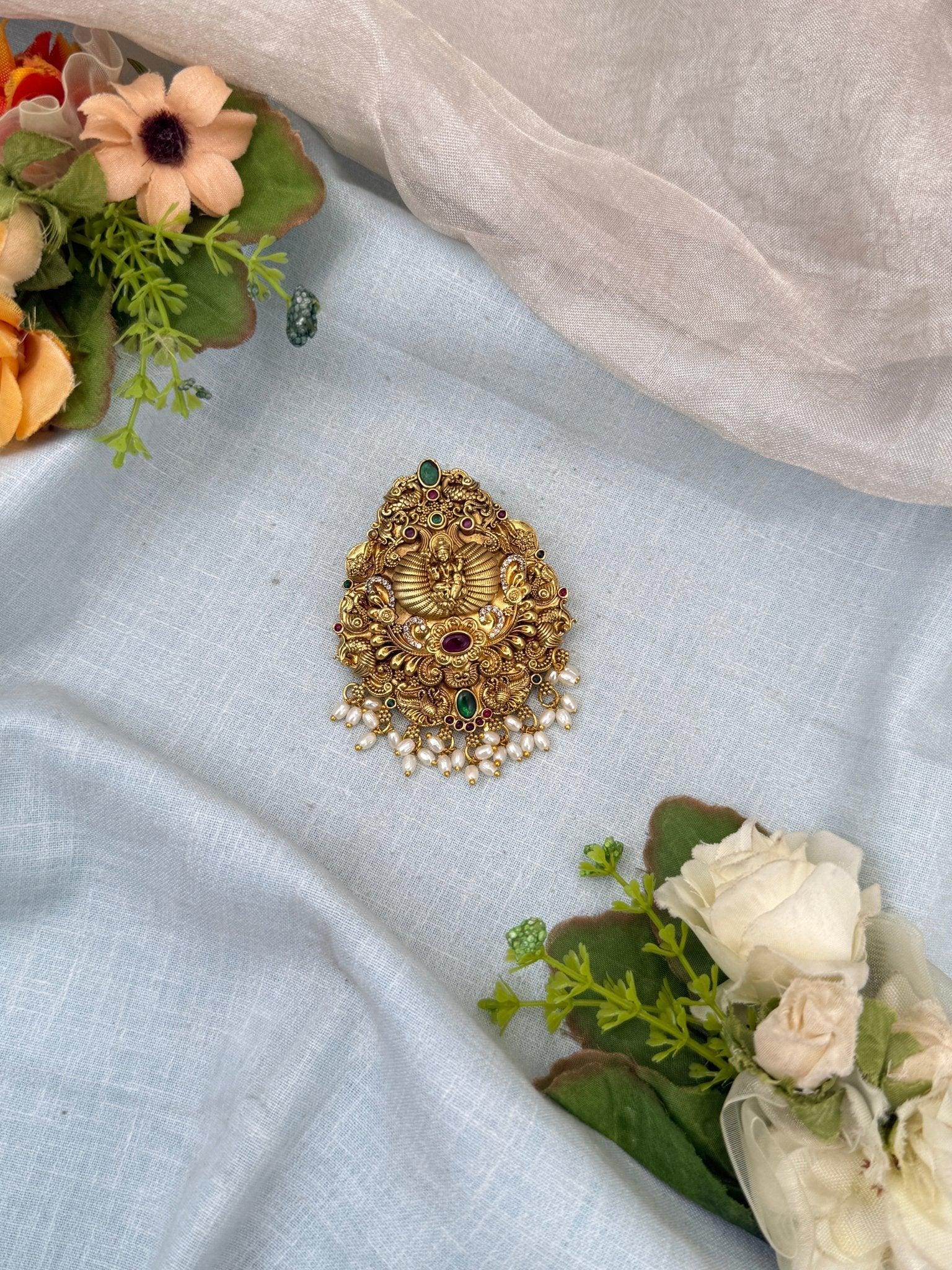 Luxurious Antique Jadebille 443 - Mahilas