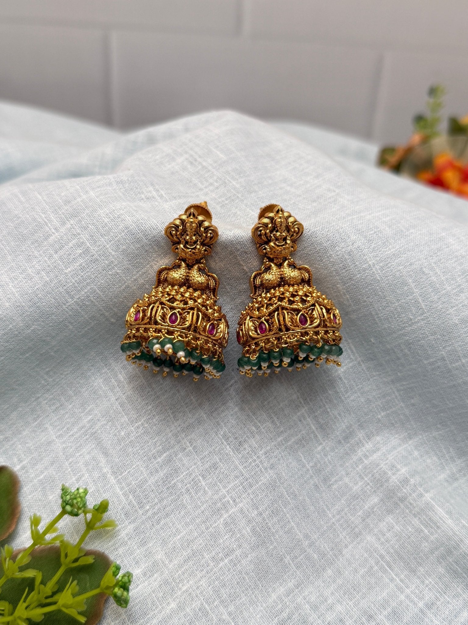 Luxurious Antique Jhumka Earrings 0340 - Mahilas