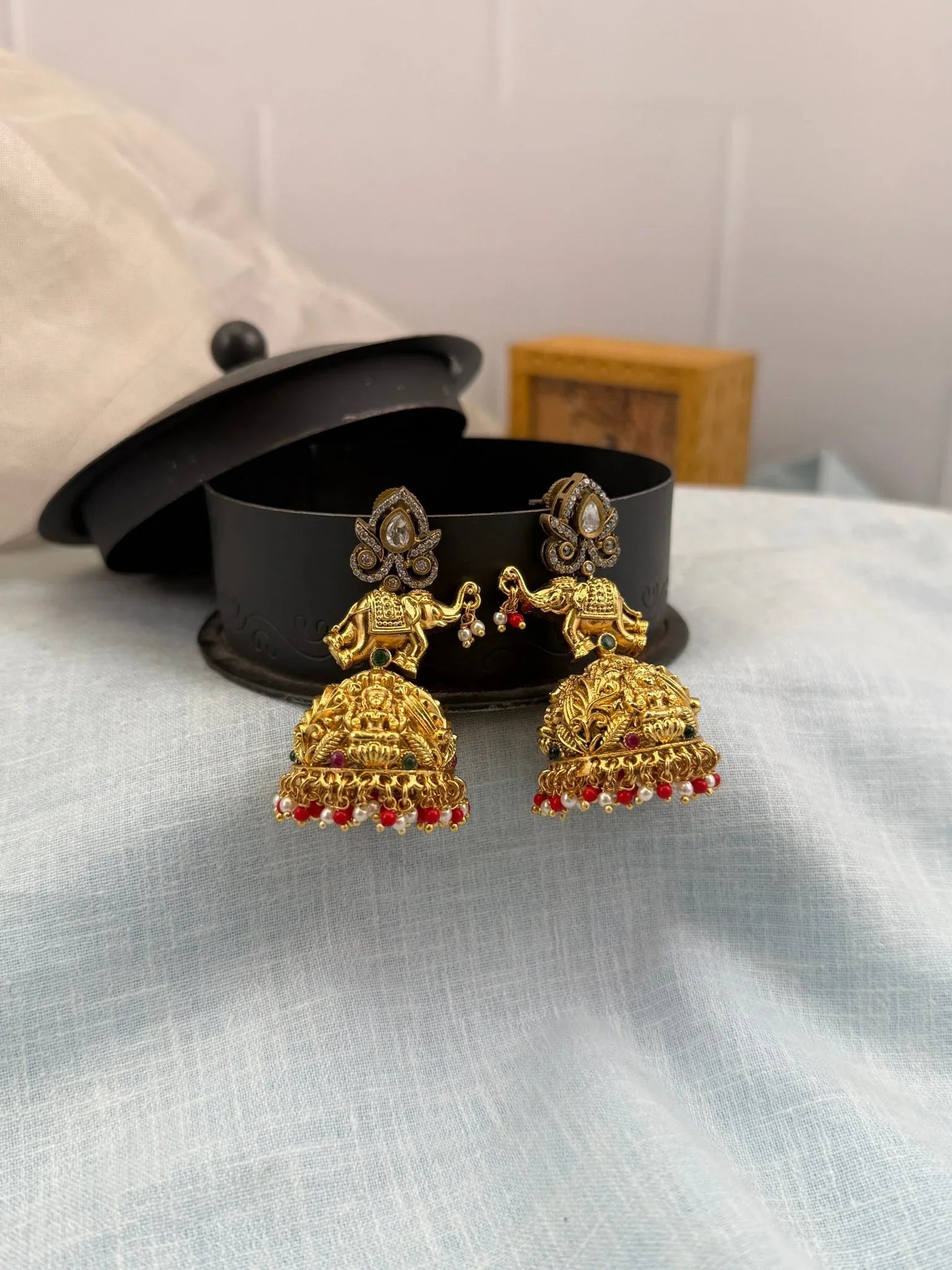 Luxurious Antique Jhumka Earrings 0385 - Mahilas