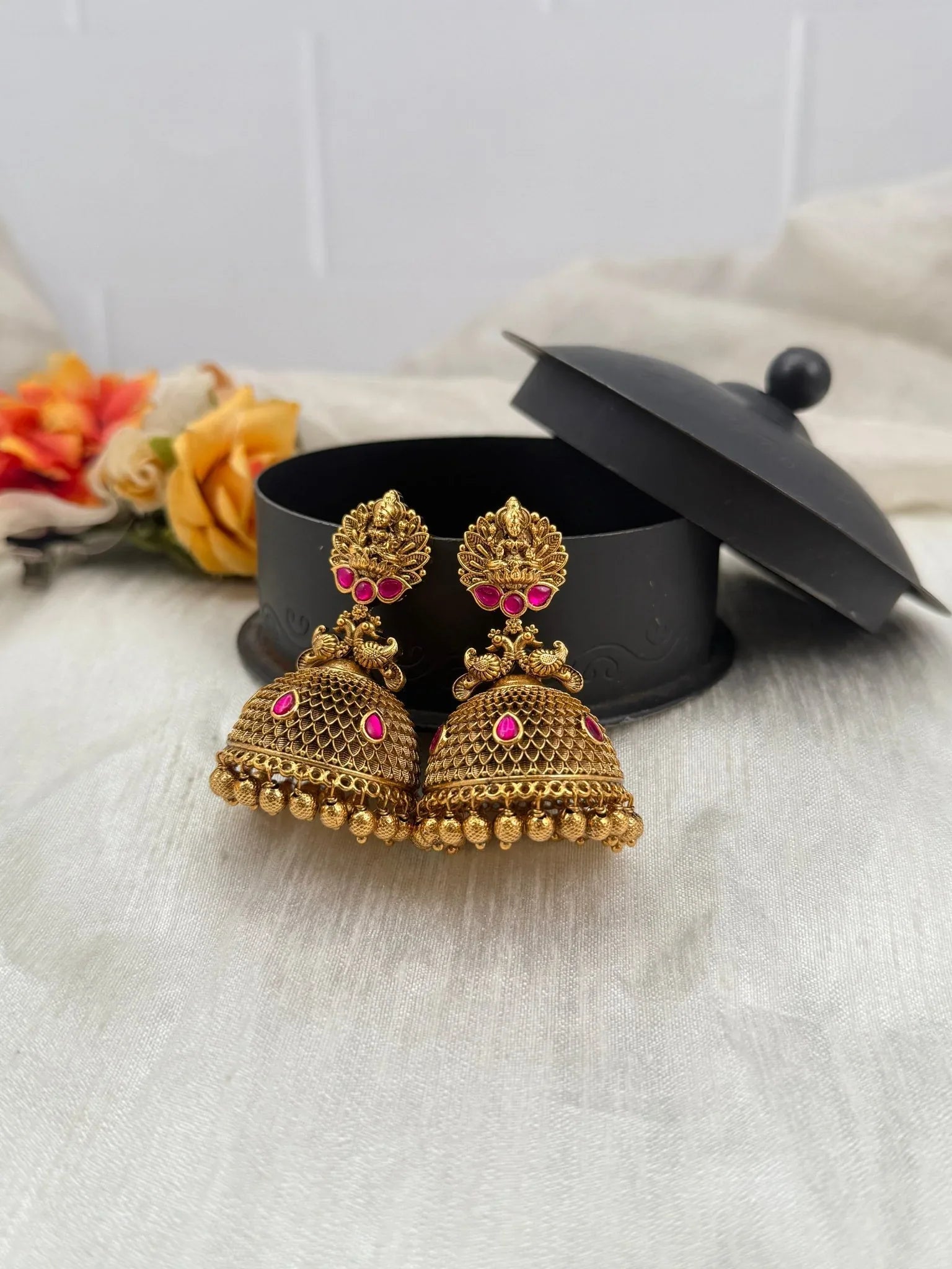 Luxurious Antique Jhumka Earrings 0533 - Mahilas