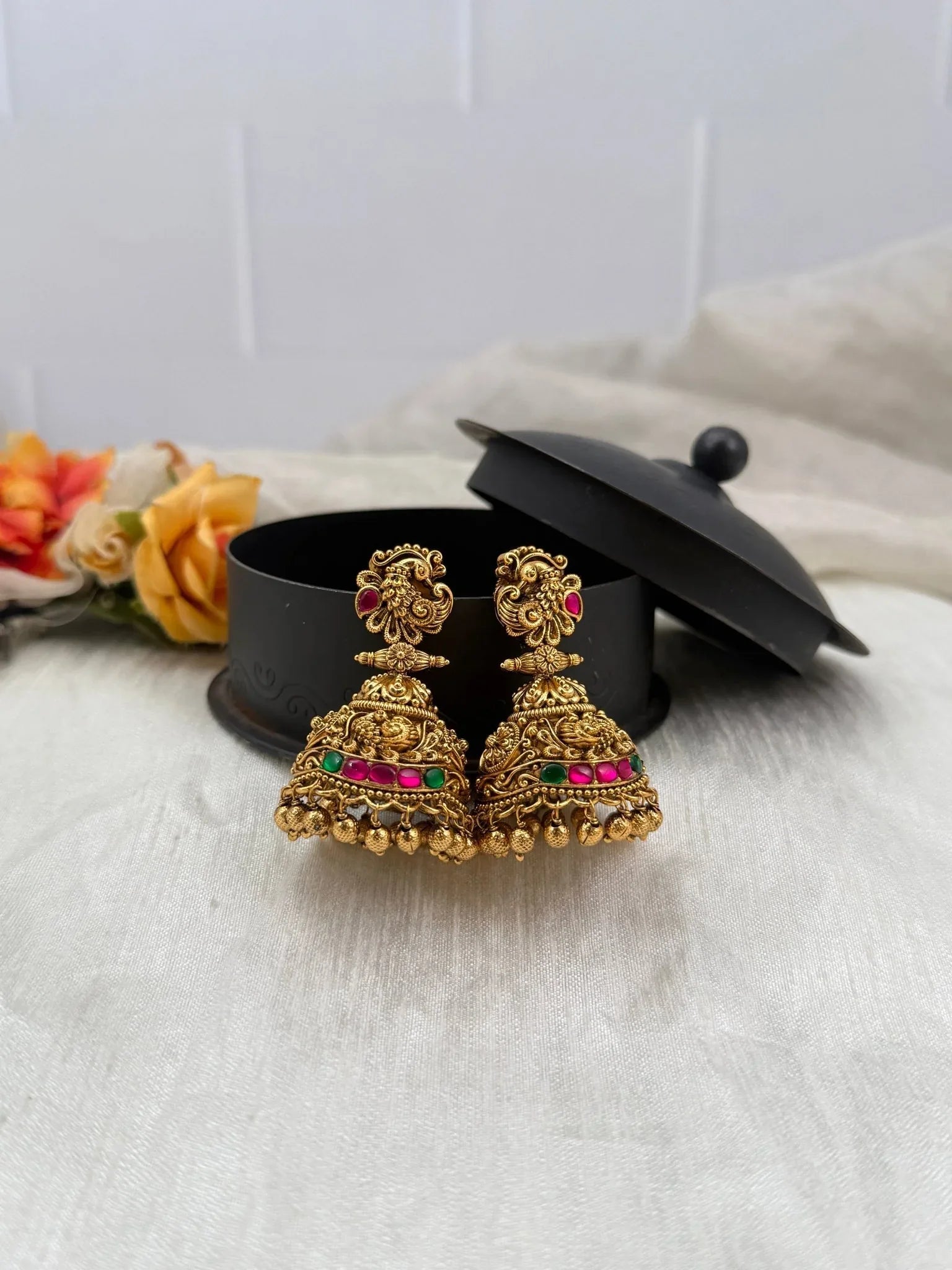 Luxurious Antique Jhumka Earrings 0536 - Mahilas