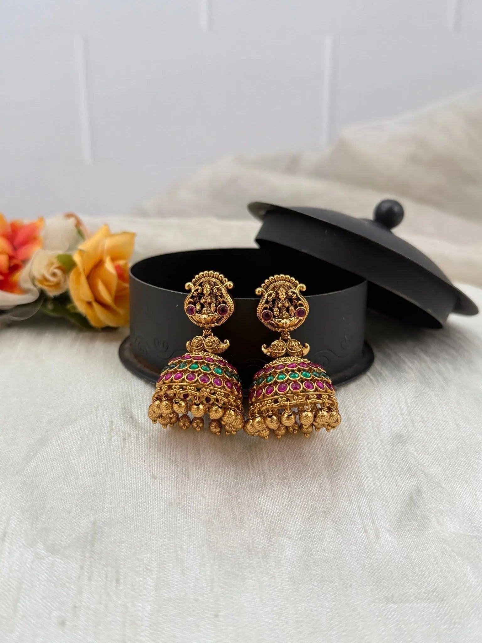 Luxurious Antique Jhumka Earrings 0537 - Mahilas