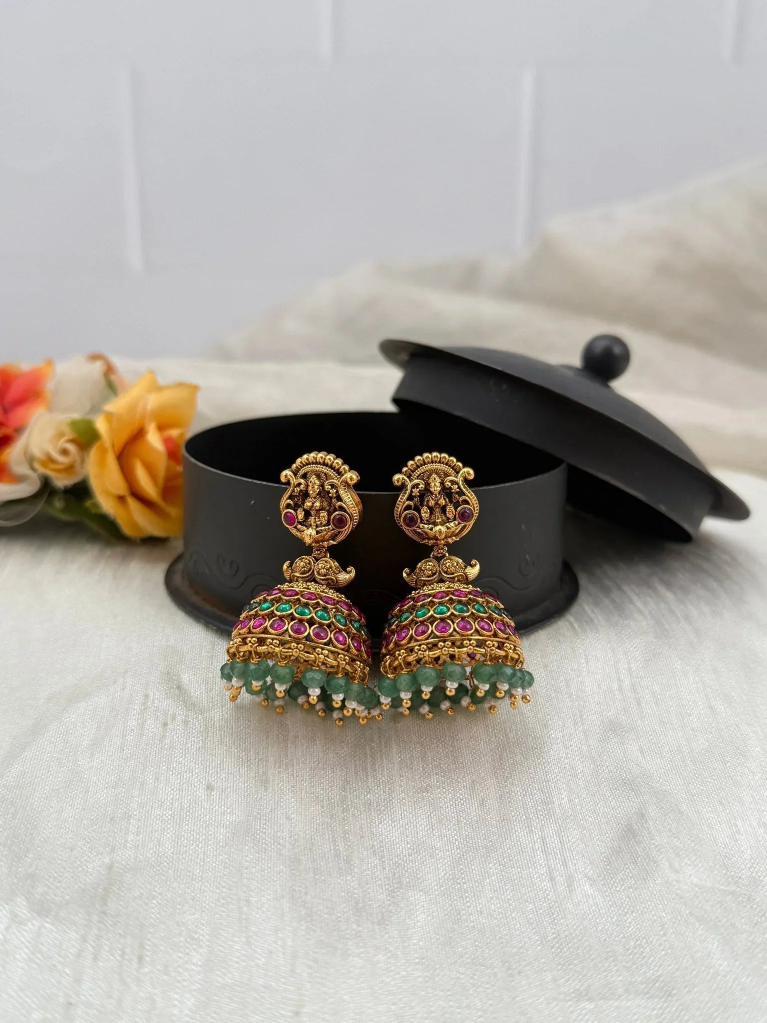 Luxurious Antique Jhumka Earrings 0540 - Mahilas