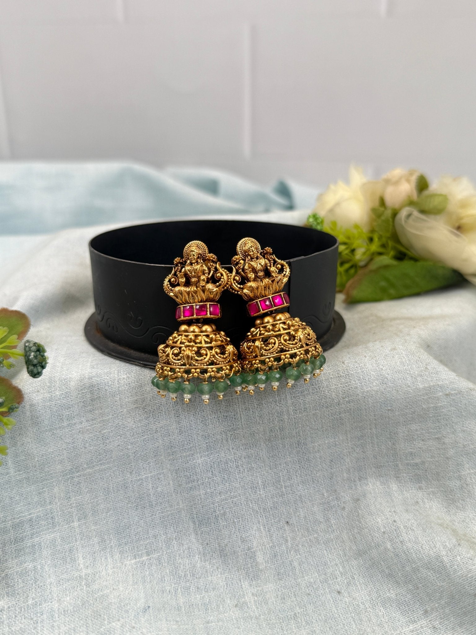 Luxurious Antique Jhumka Earrings 0759 - Mahilas