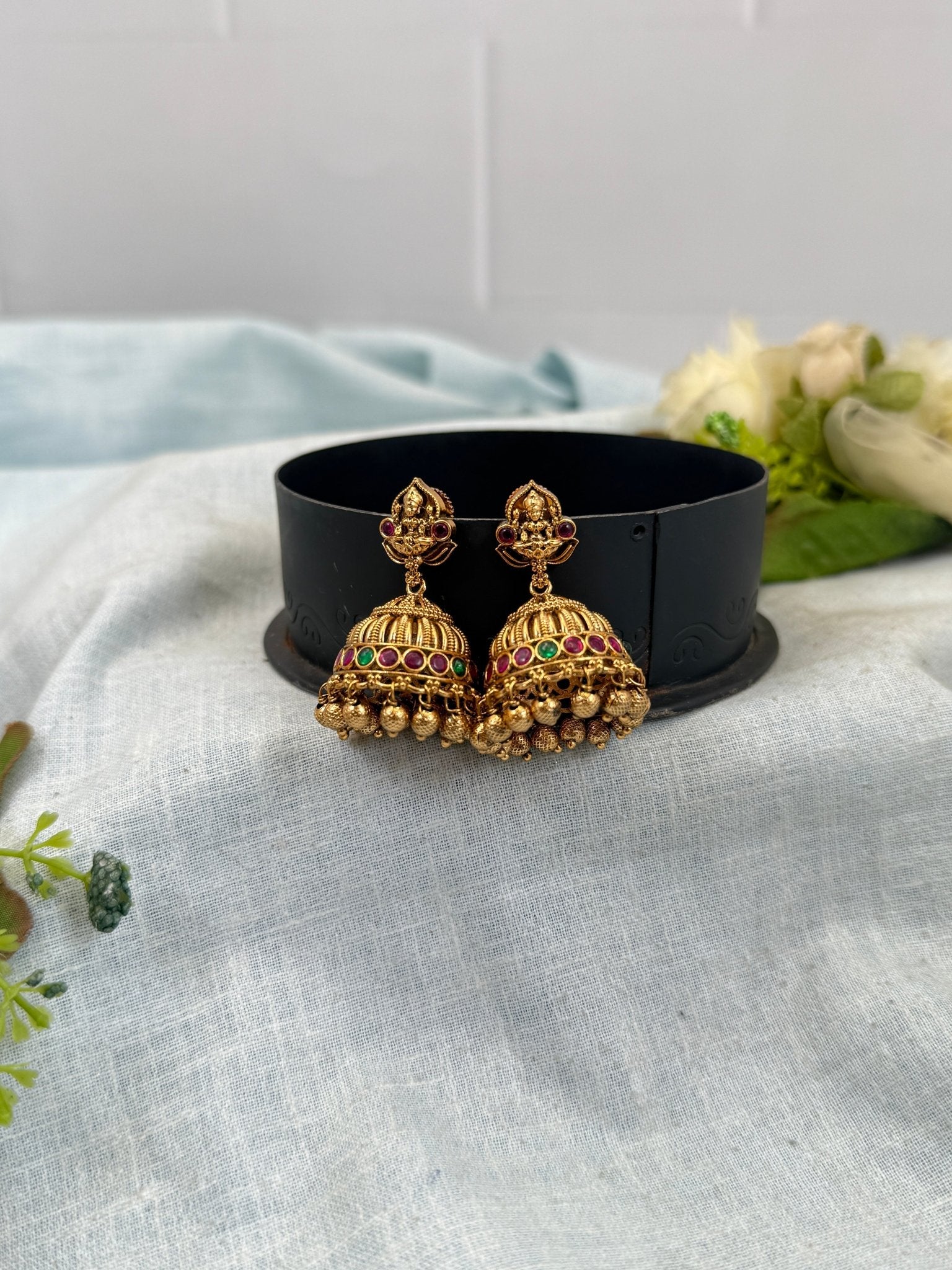 Luxurious Antique Jhumka Earrings 0760 - Mahilas