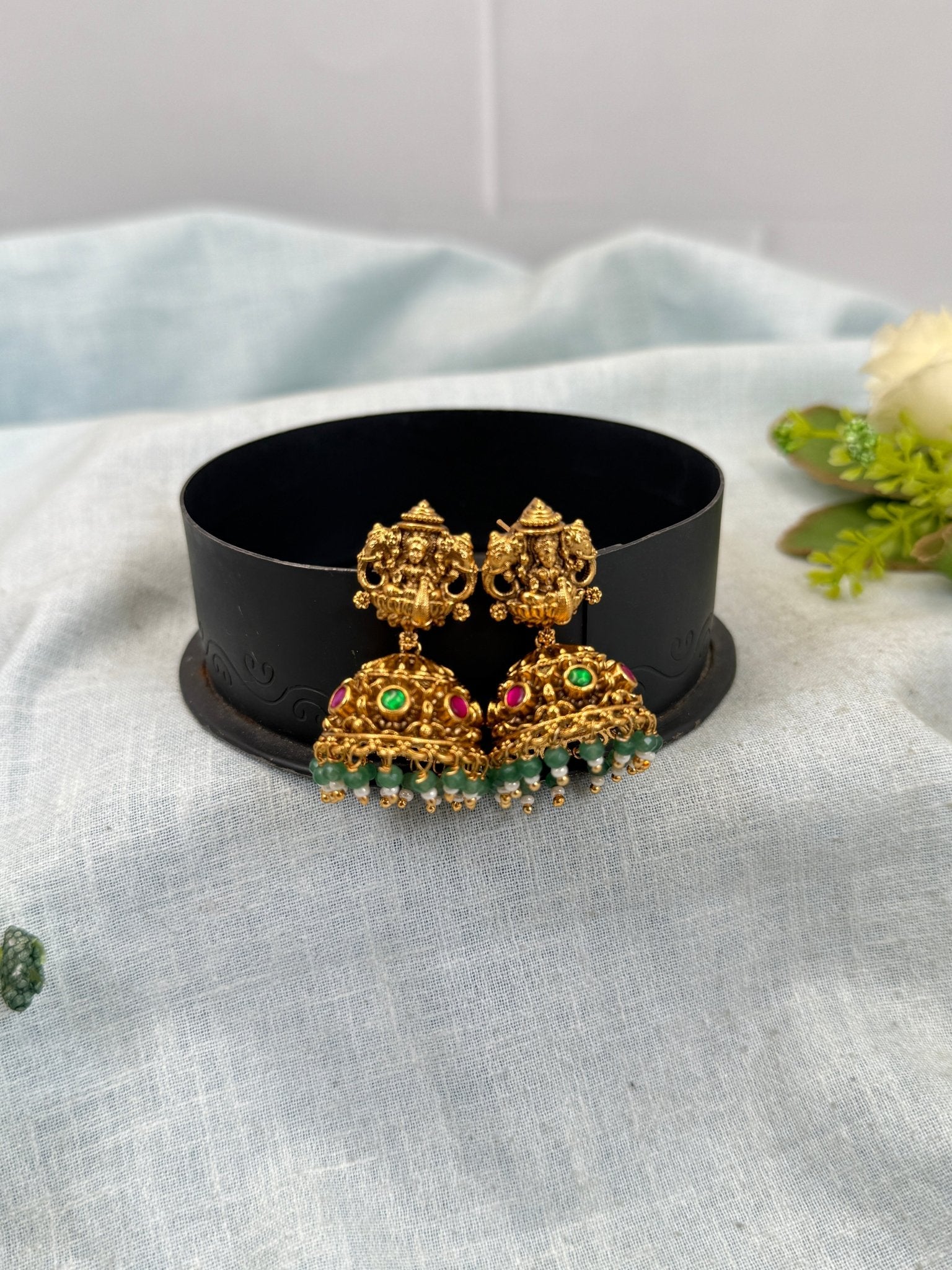 Luxurious Antique Jhumka Earrings 0766 - Mahilas