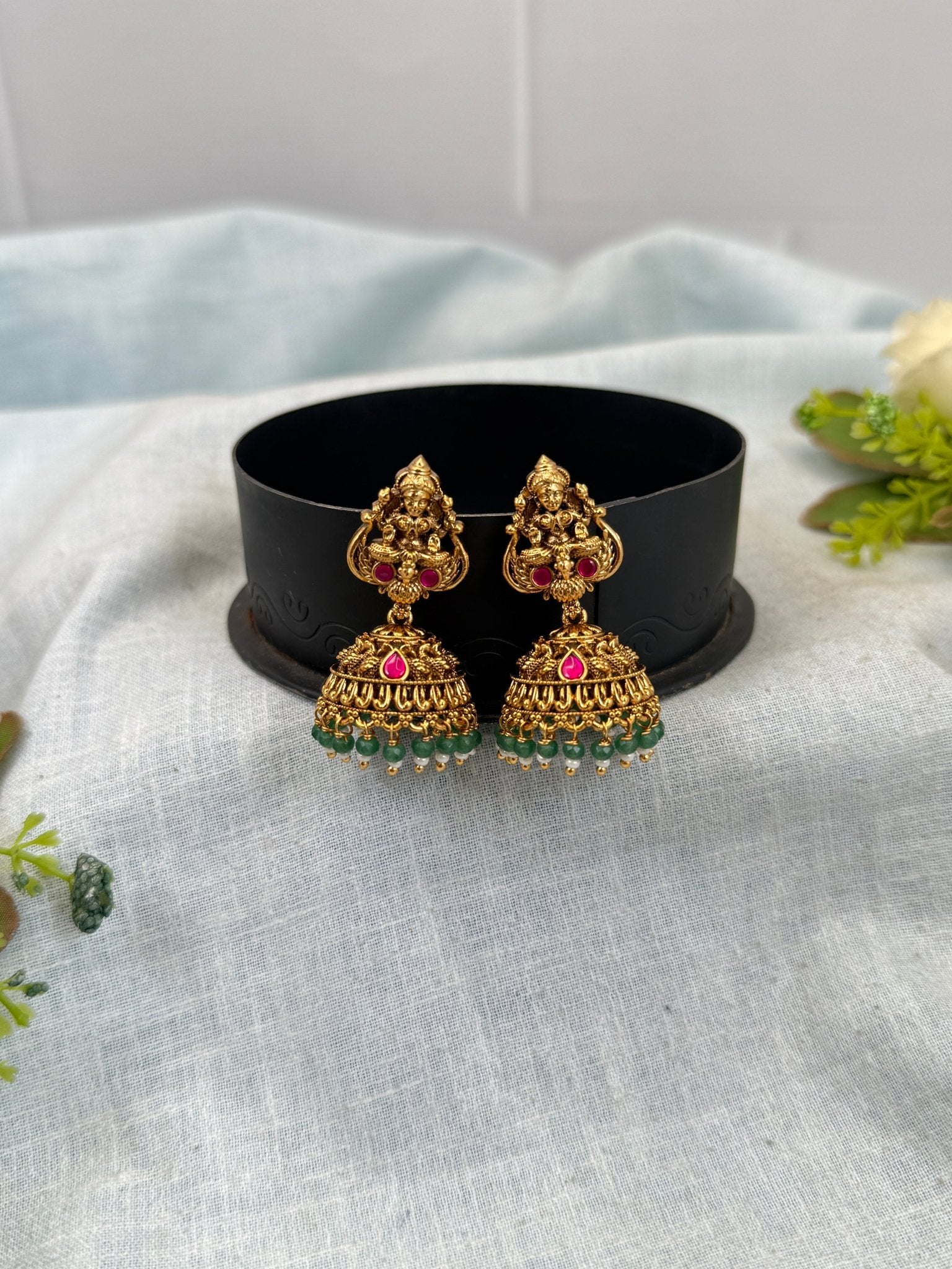 Luxurious Antique Jhumka Earrings 0773 - Mahilas