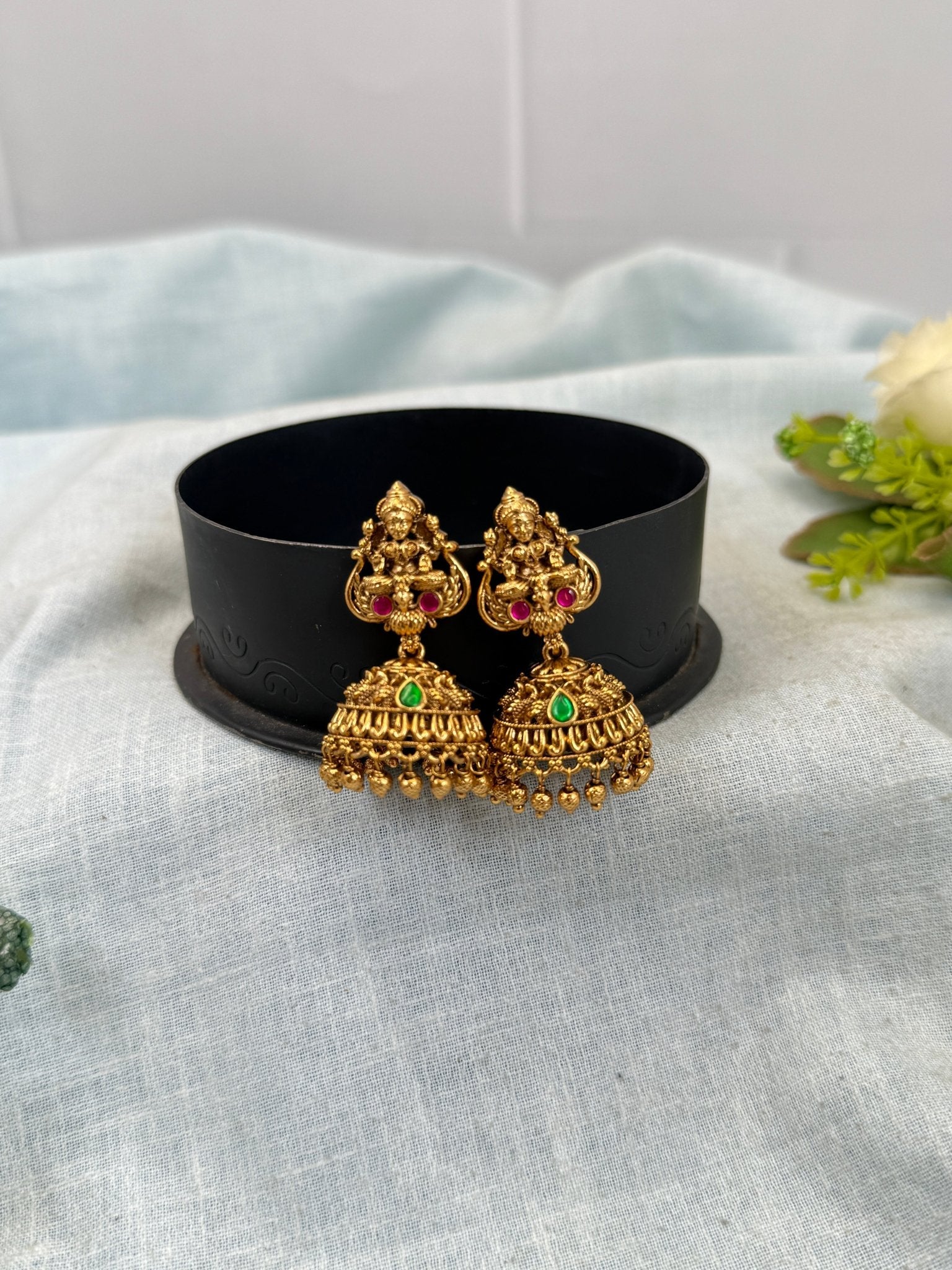 Luxurious Antique Jhumka Earrings 0774 - Mahilas