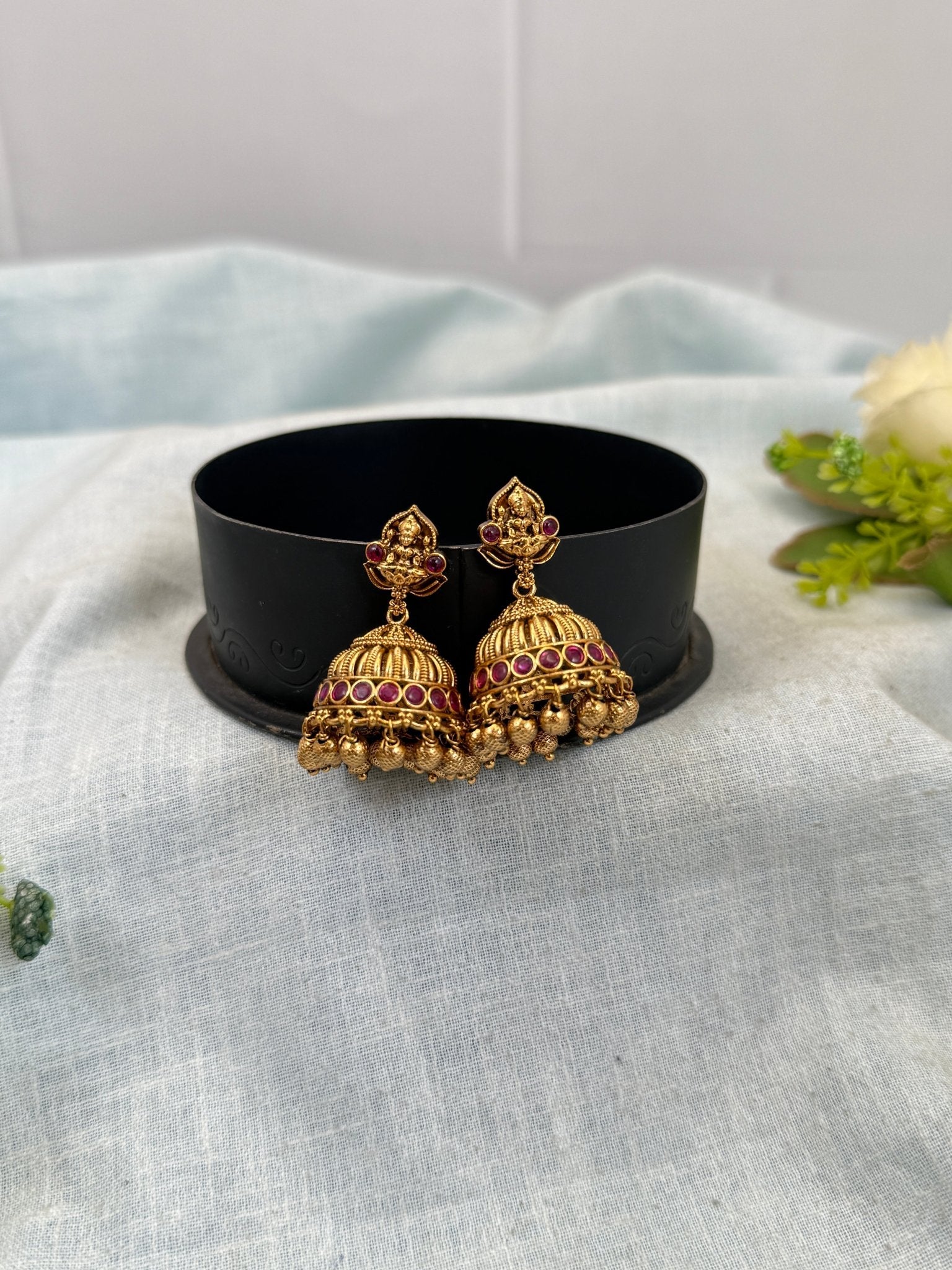 Luxurious Antique Jhumka Earrings 0782 - Mahilas