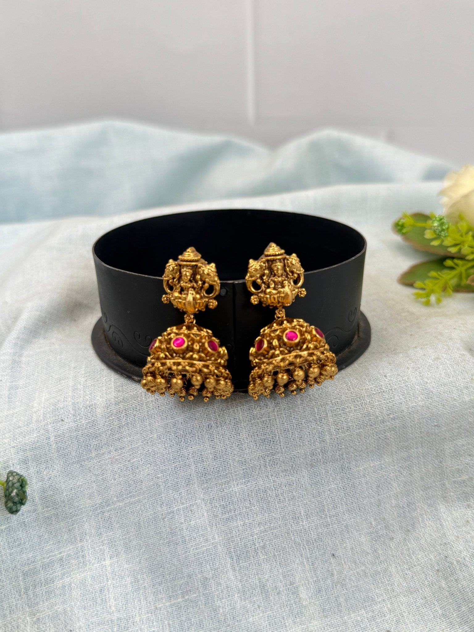 Luxurious Antique Jhumka Earrings 0786 - Mahilas