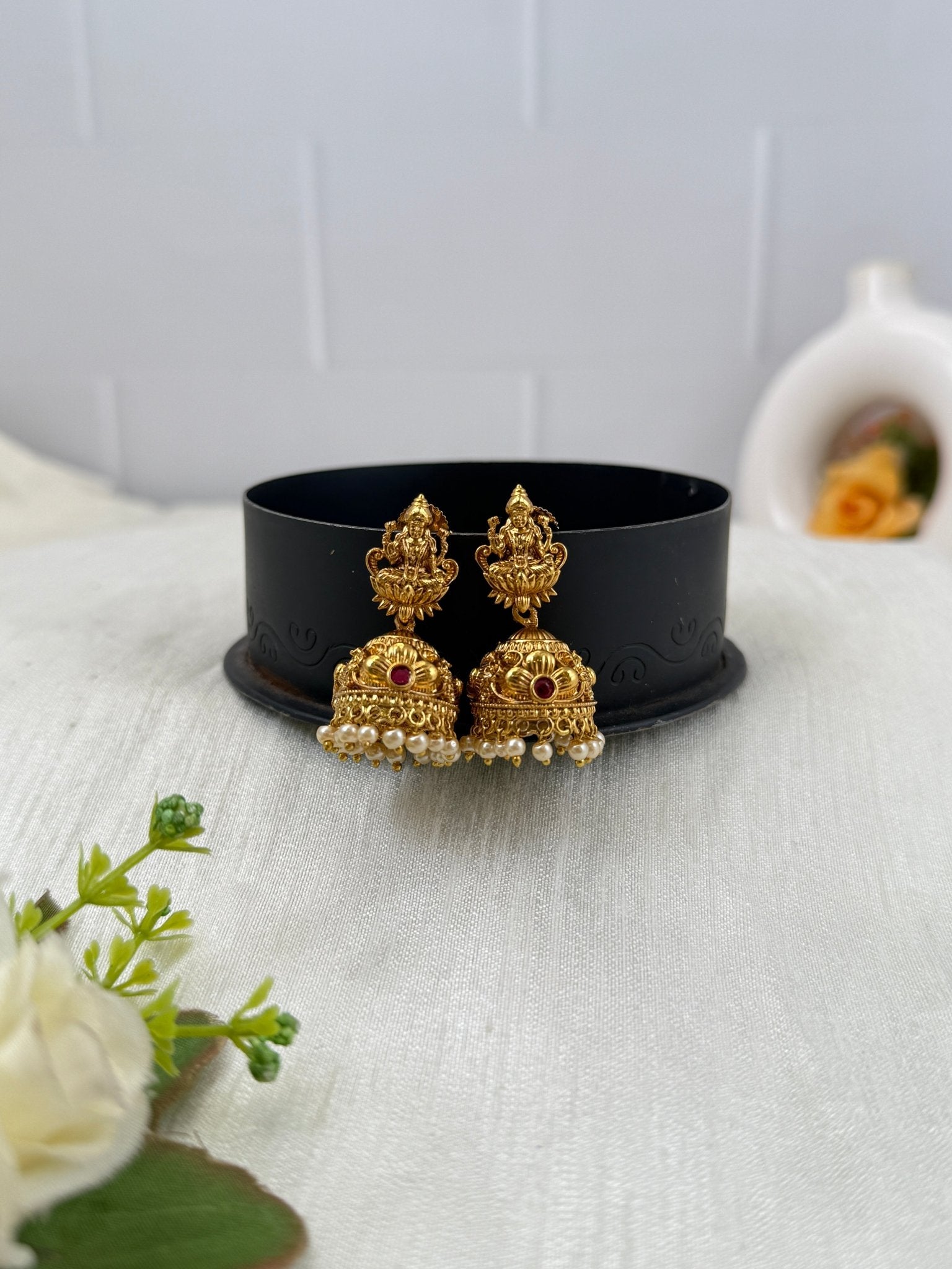 Luxurious Antique Jhumka Earrings 0804 - Mahilas