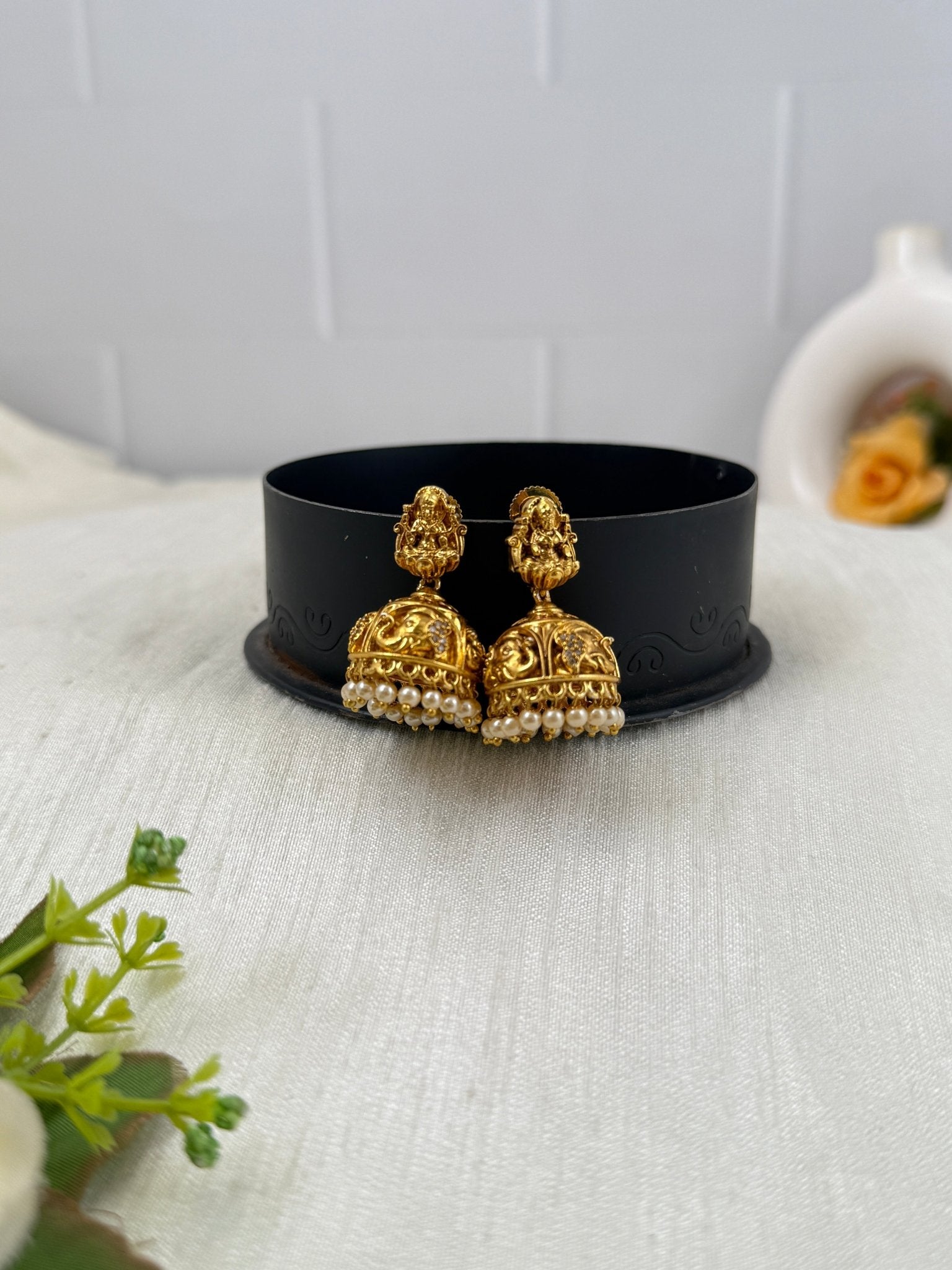 Luxurious Antique Jhumka Earrings 0813 - Mahilas