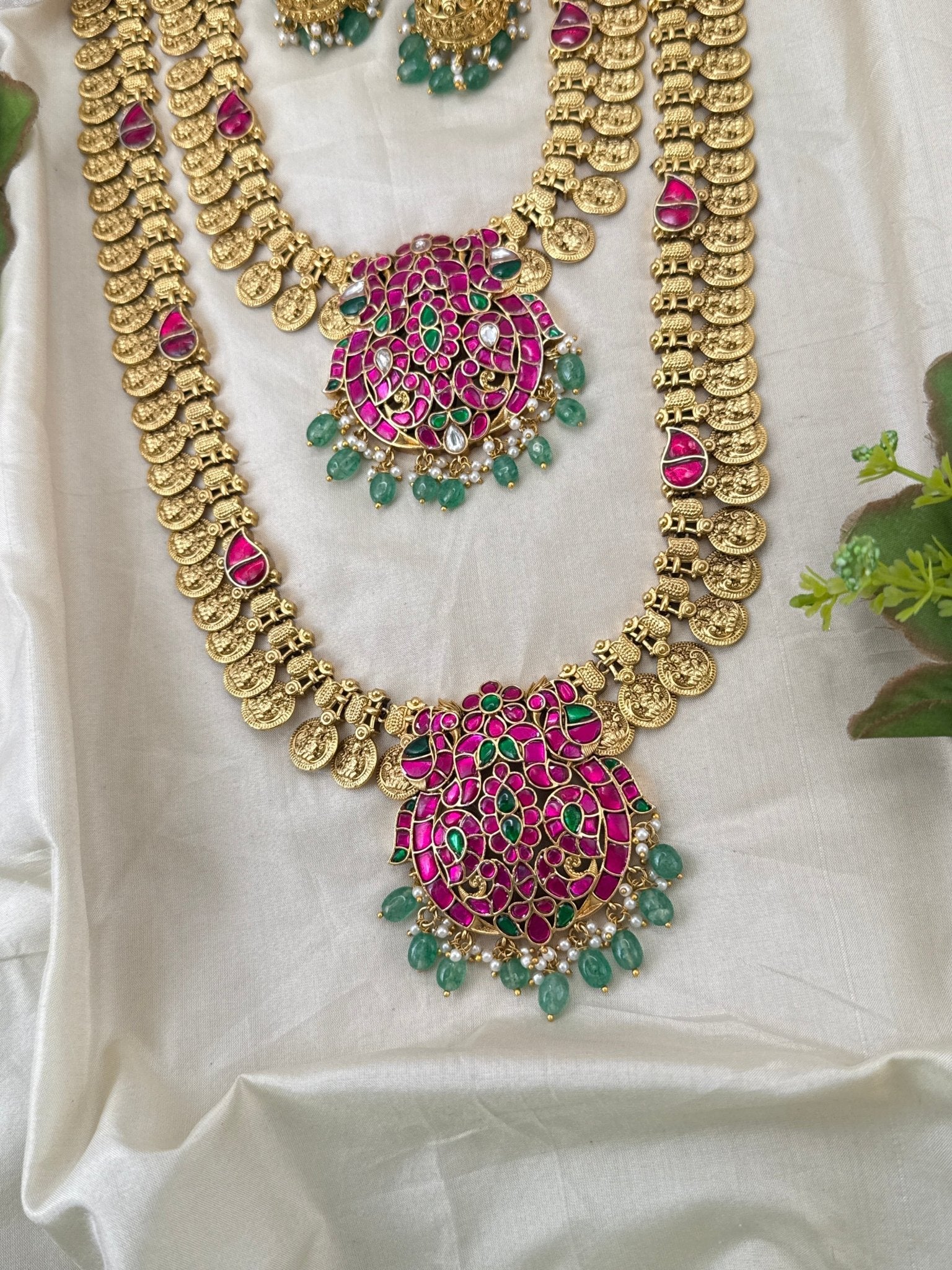 Luxurious Antique Kaasu Jadau Pendant Bridal Necklace Set 1026 - Mahilas