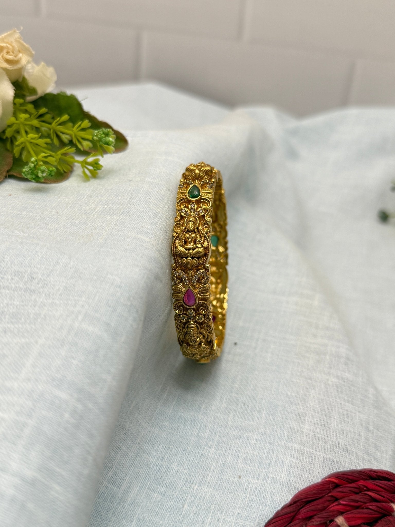 Luxurious Antique Kada Bangle 6984 - Mahilas