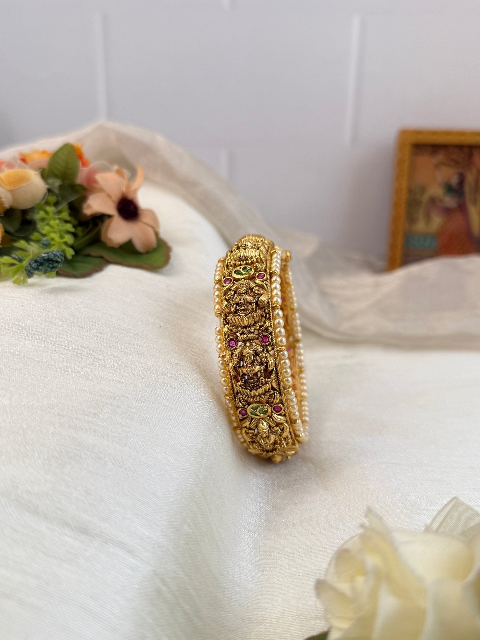 Luxurious Antique Kada Bangle 7042 - Mahilas