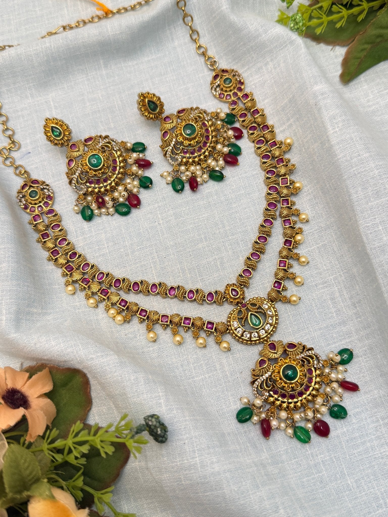 Luxurious Antique Kundan Necklace Set 661 - Mahilas