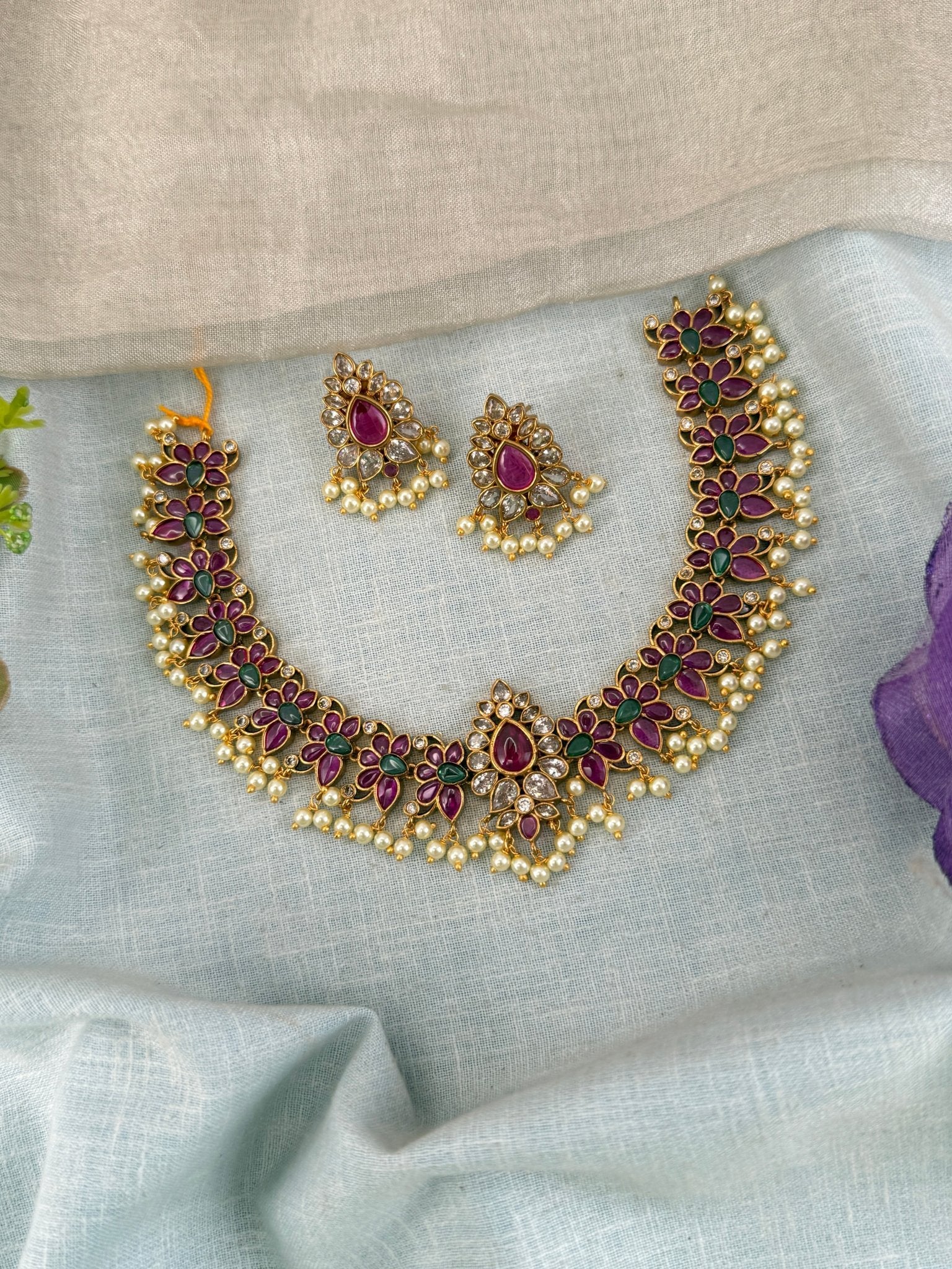 Luxurious Antique Kundan Short Necklace Set 770 - Mahilas