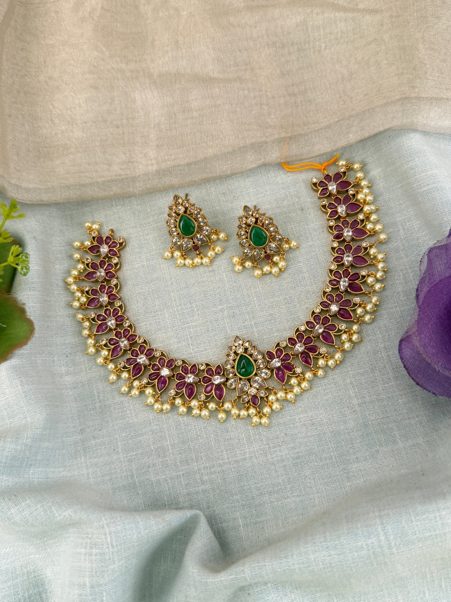 Luxurious Antique Kundan Short Necklace Set 772 - Mahilas