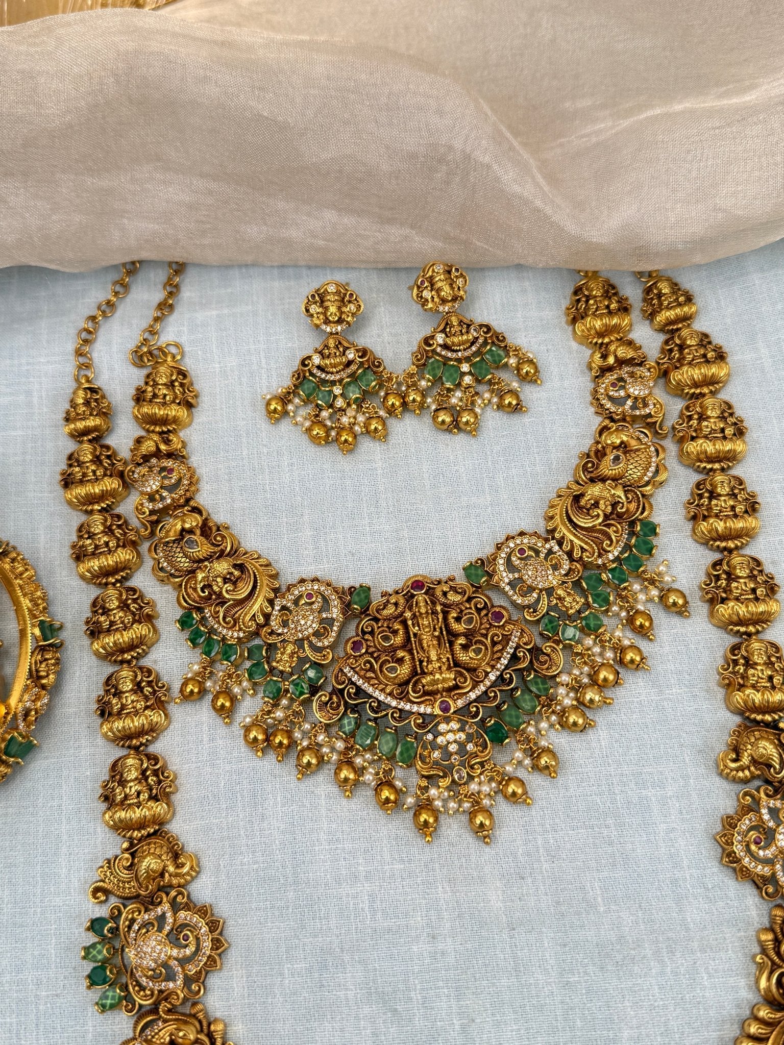 Luxurious Antique Lakshmi Bridal Necklace Set 0450 - Mahilas