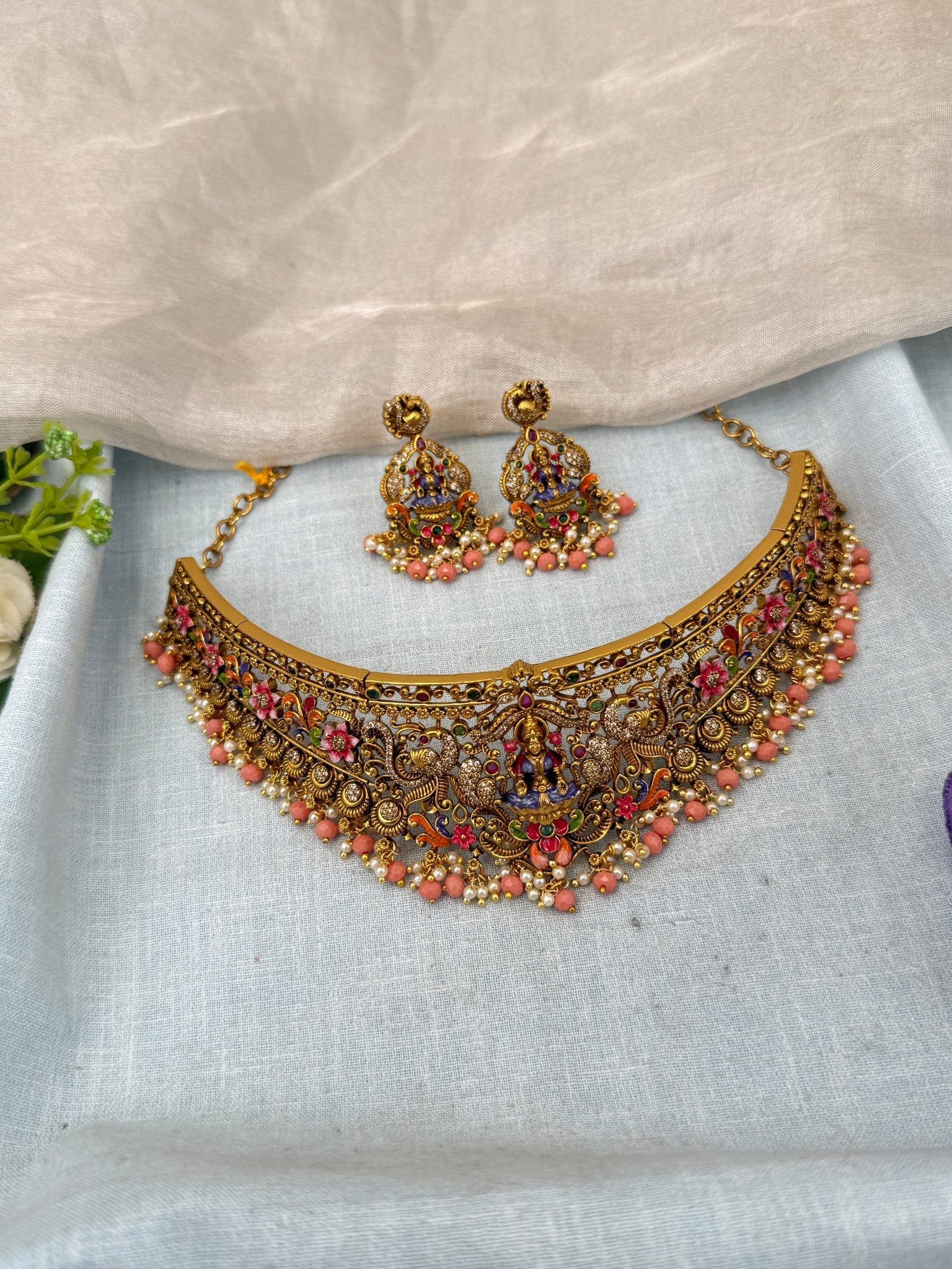 Luxurious Antique Lakshmi Choker Hand Painted Necklace Set 0466 - Mahilas