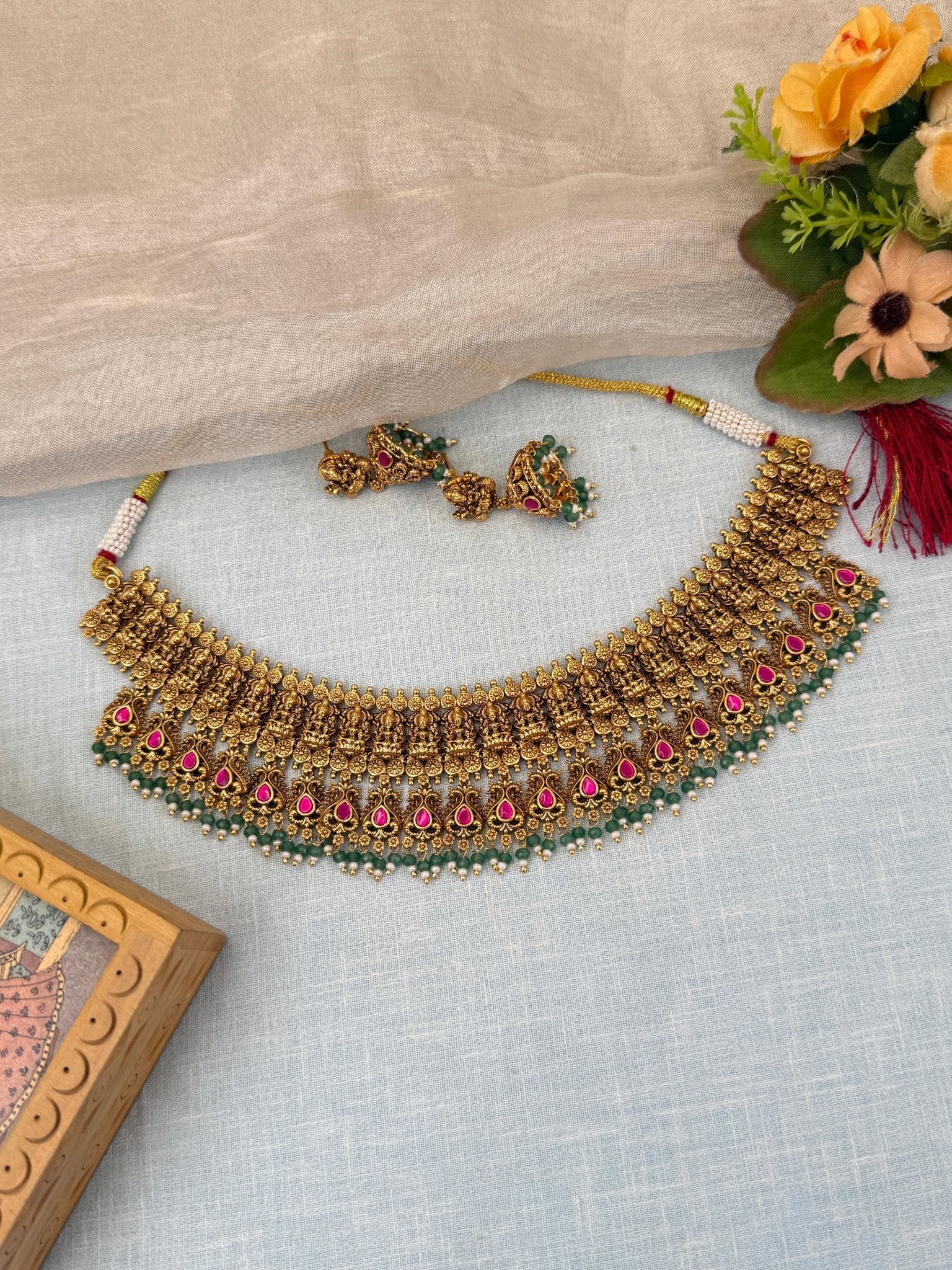 Luxurious Antique Lakshmi Choker Necklace Set 0548 - Mahilas
