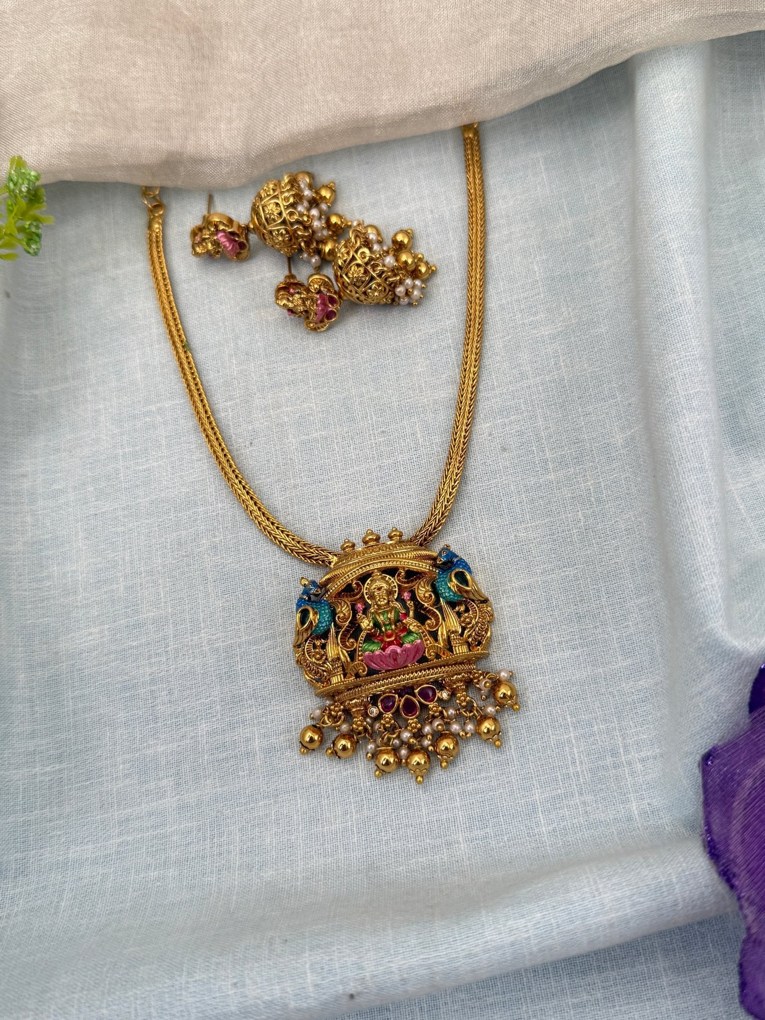 Luxurious Antique Lakshmi Hand Painted Short Necklace Set 0671 - Mahilas