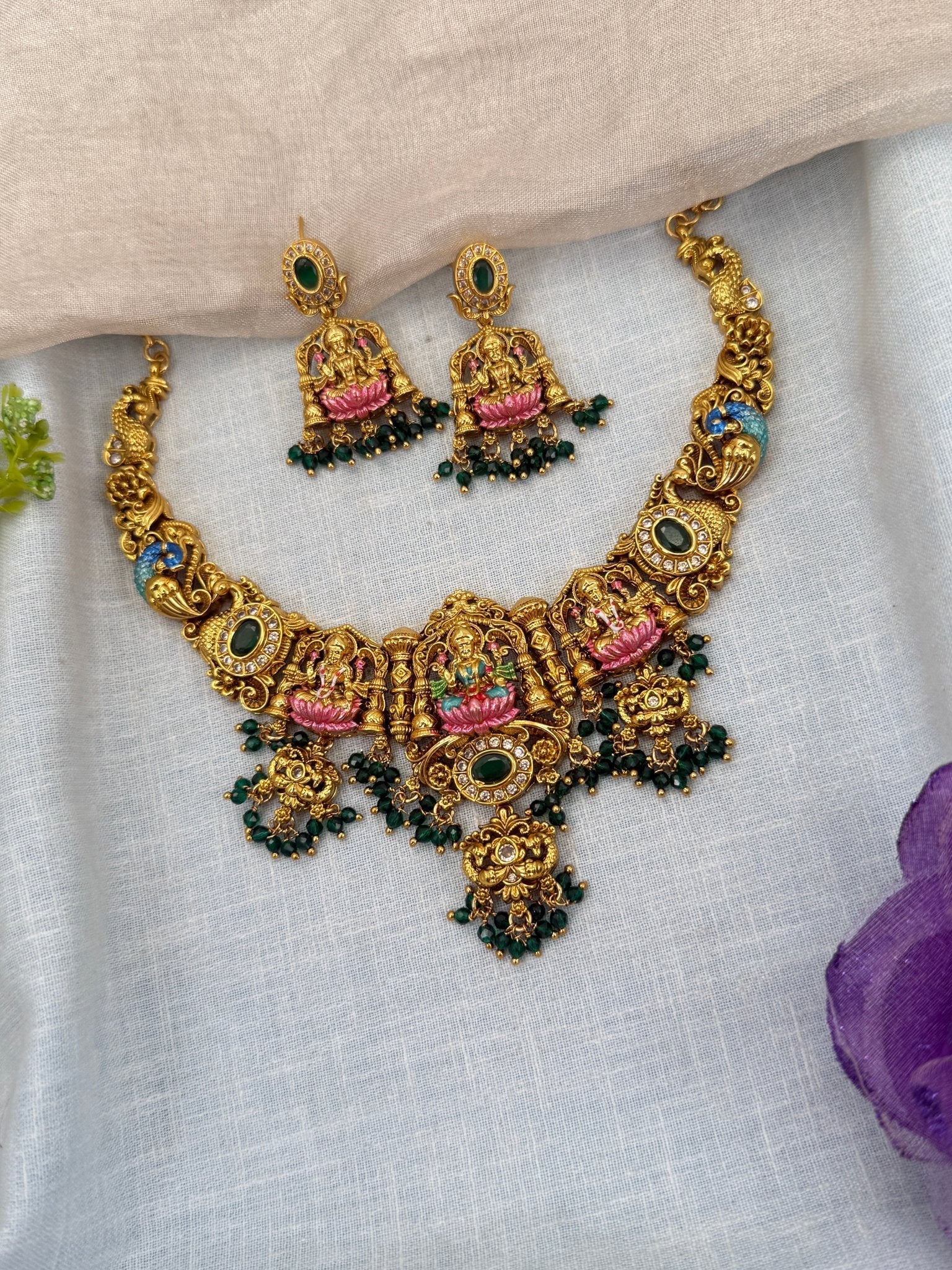 Luxurious Antique Lakshmi Hand Painted Short Necklace Set 0674 - Mahilas