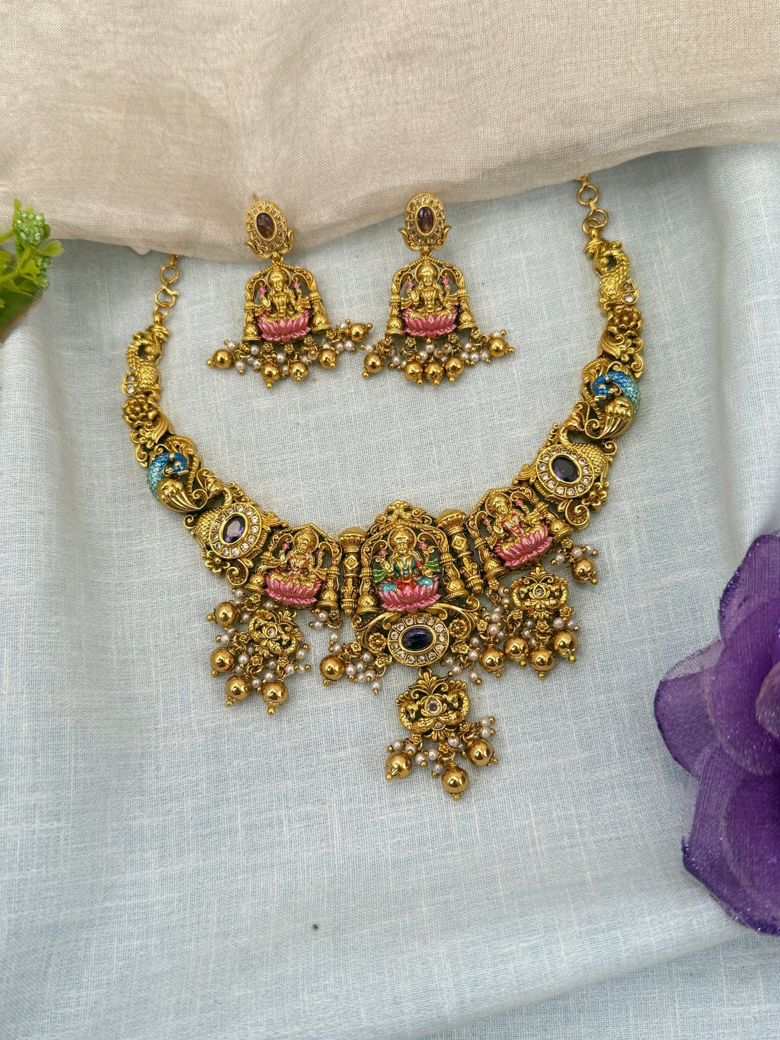 Luxurious Antique Lakshmi Hand Painted Short Necklace Set 0678 - Mahilas