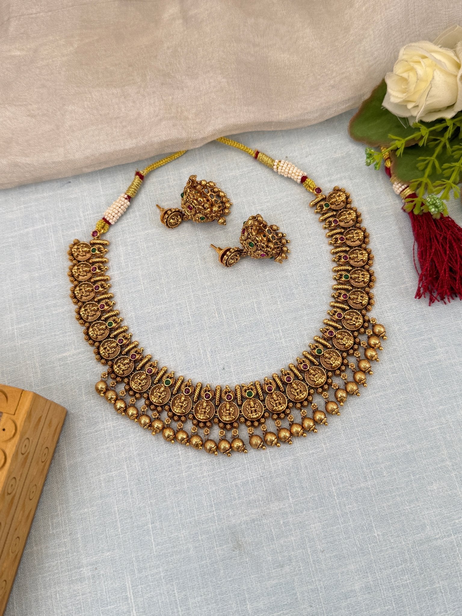 Luxurious Antique Lakshmi Kaasu Choker Necklace Set 0548 - Mahilas