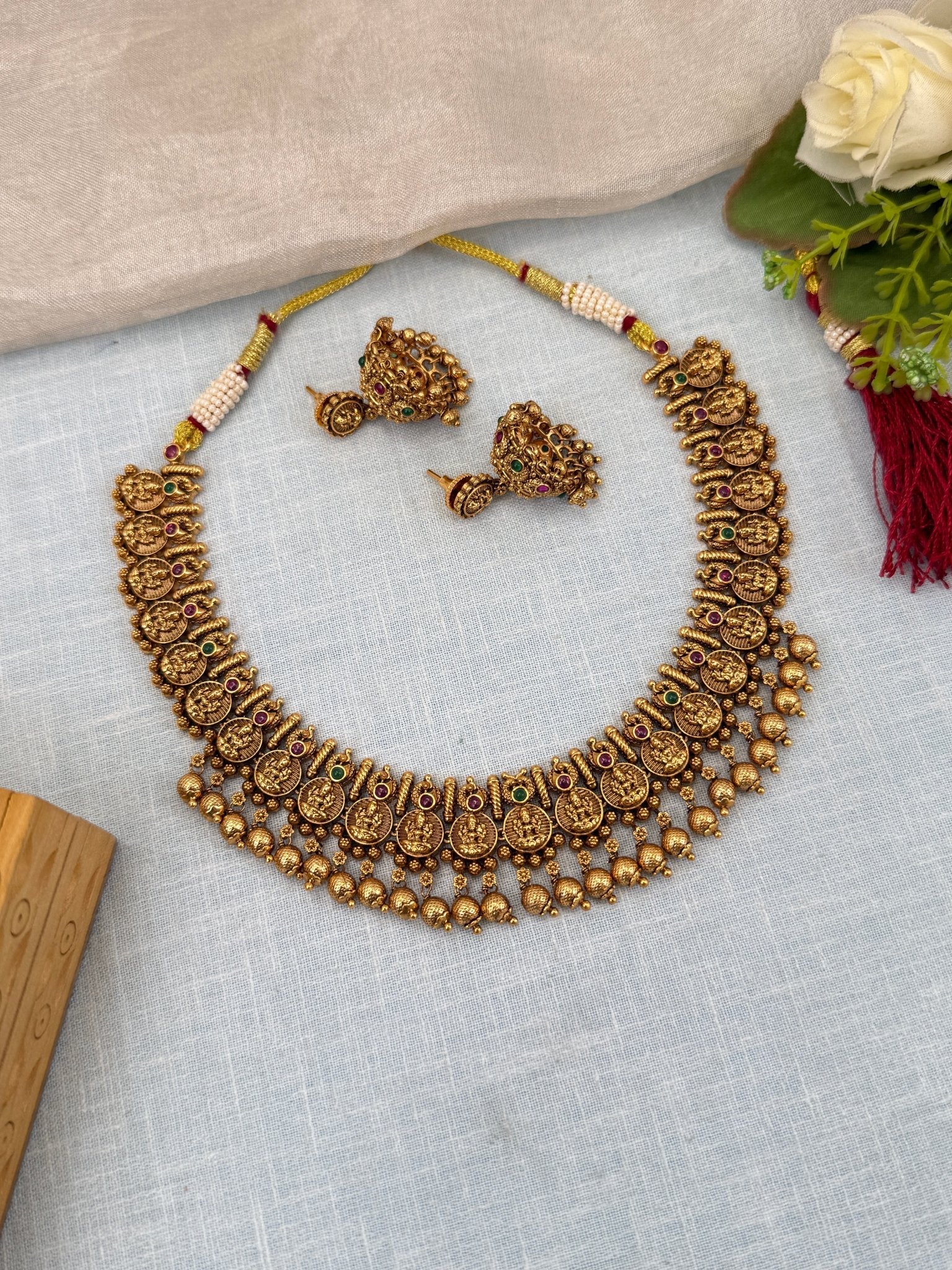Luxurious Antique Lakshmi Kaasu Choker Necklace Set 0548 - Mahilas