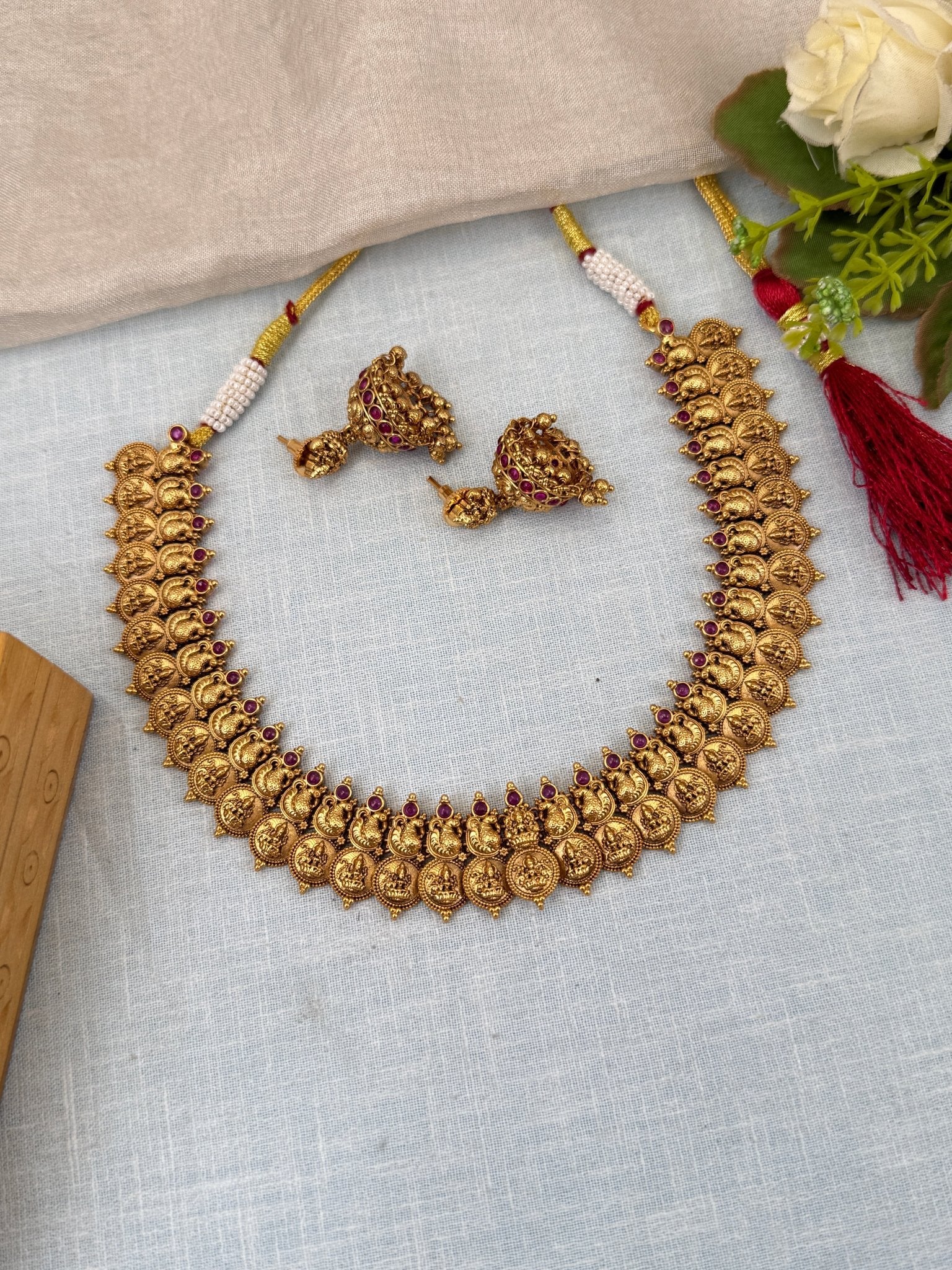 Luxurious Antique Lakshmi Kaasu Choker Necklace Set 0556 - Mahilas