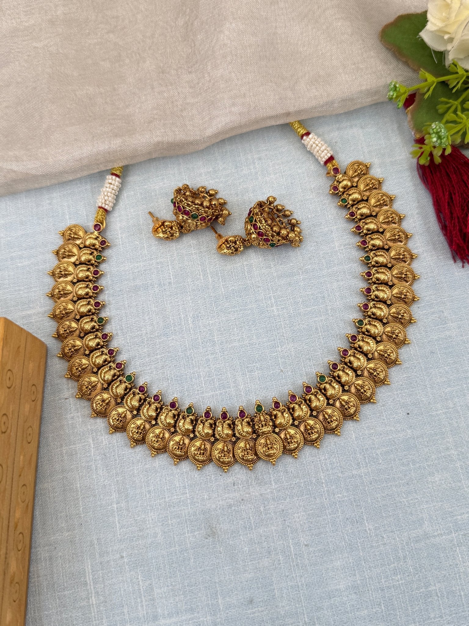 Luxurious Antique Lakshmi Kaasu Choker Necklace Set 0557 - Mahilas