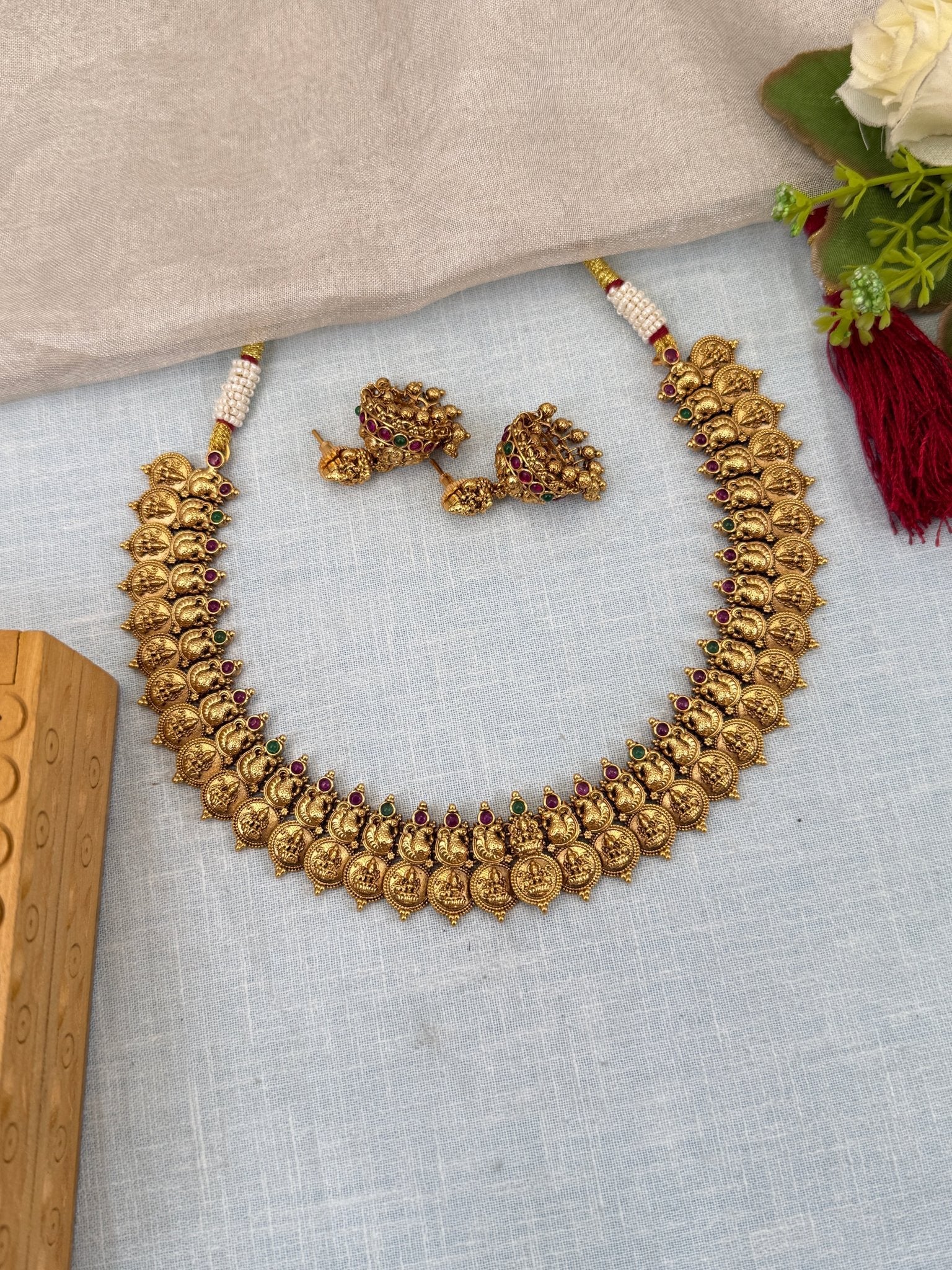 Luxurious Antique Lakshmi Kaasu Choker Necklace Set 0557 - Mahilas