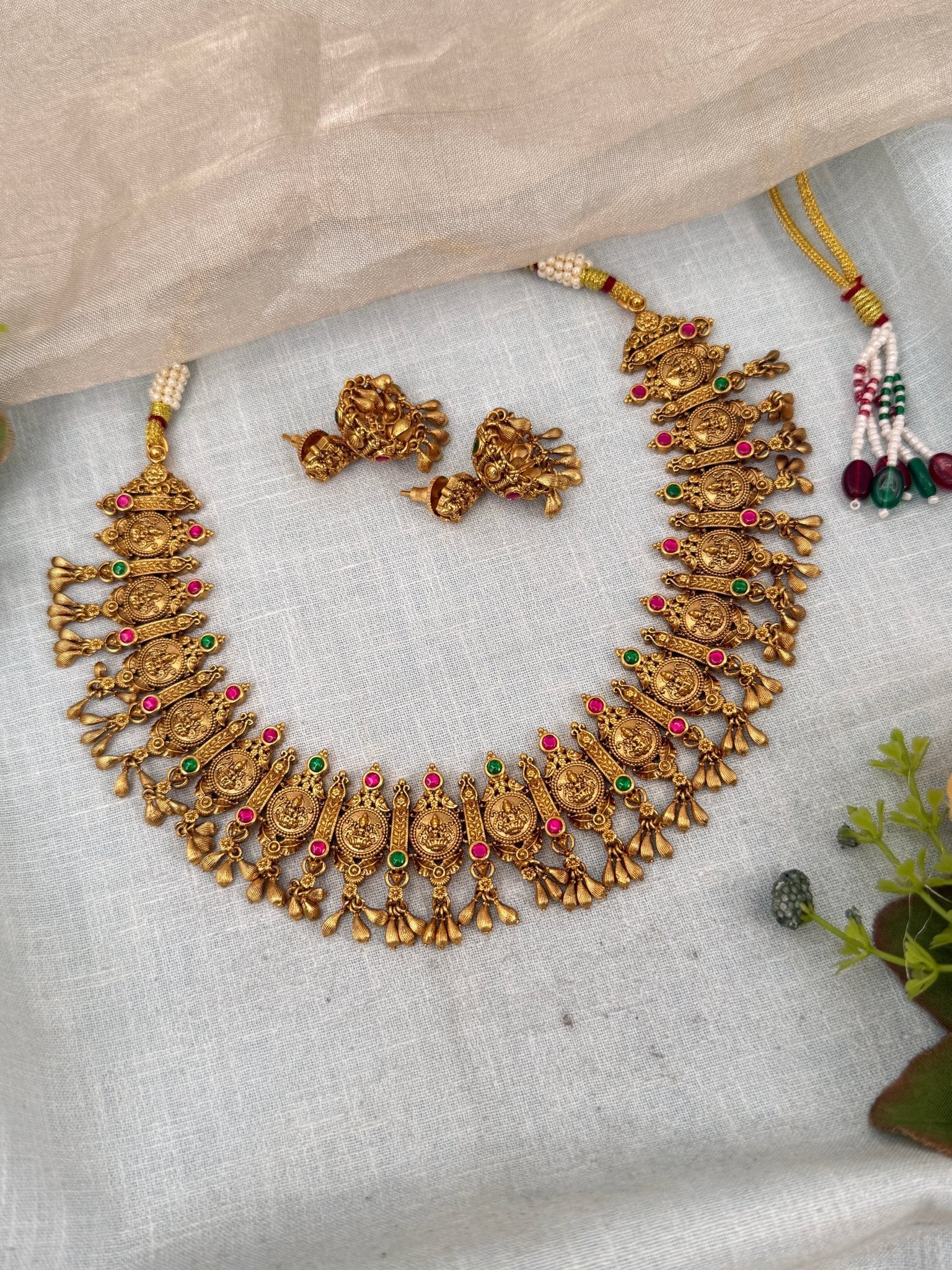 Luxurious Antique Lakshmi Kaasu Short Necklace Set 0372 - Mahilas