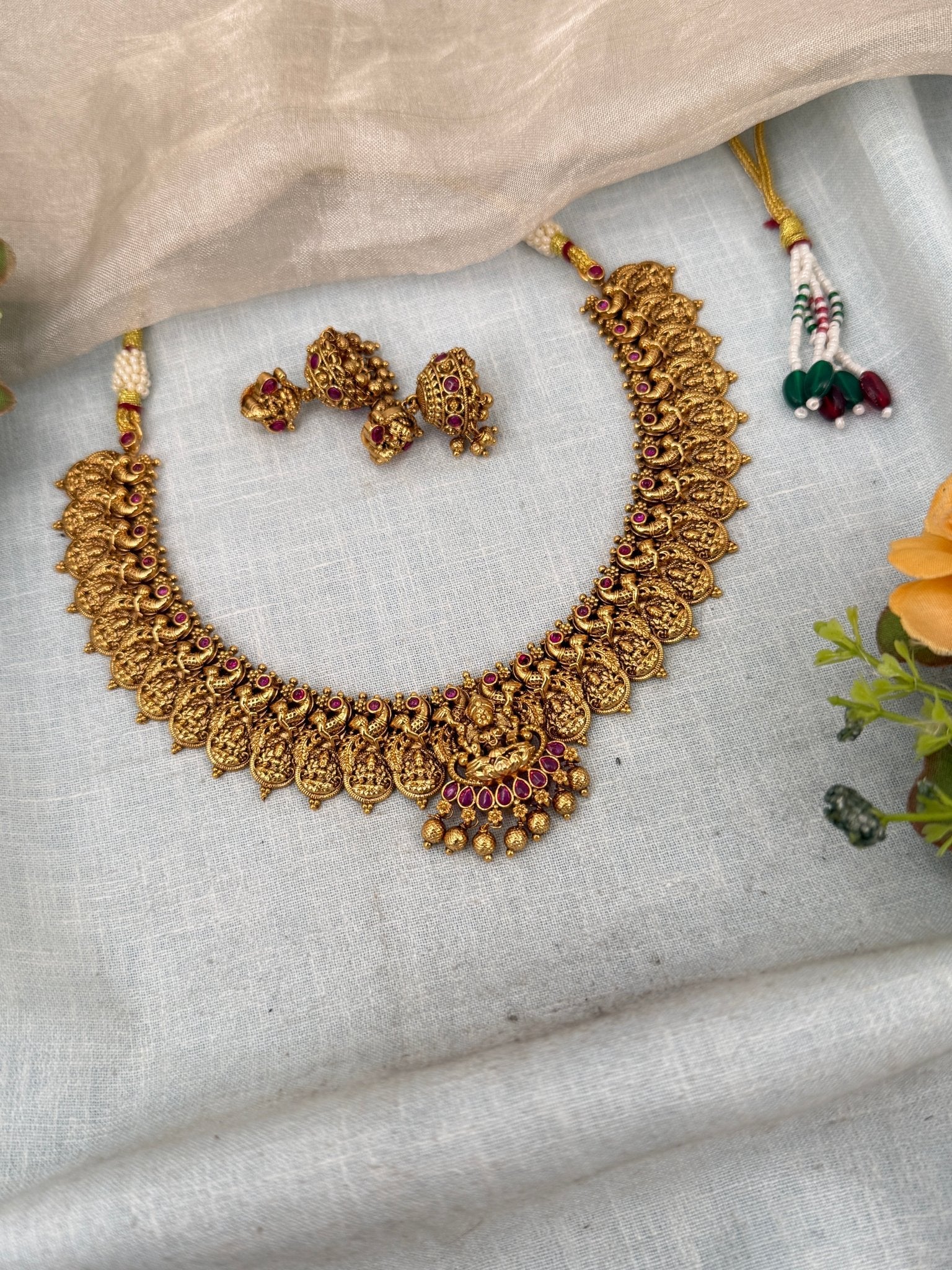 Luxurious Antique Lakshmi Kaasu Short Necklace Set 0375 - Mahilas
