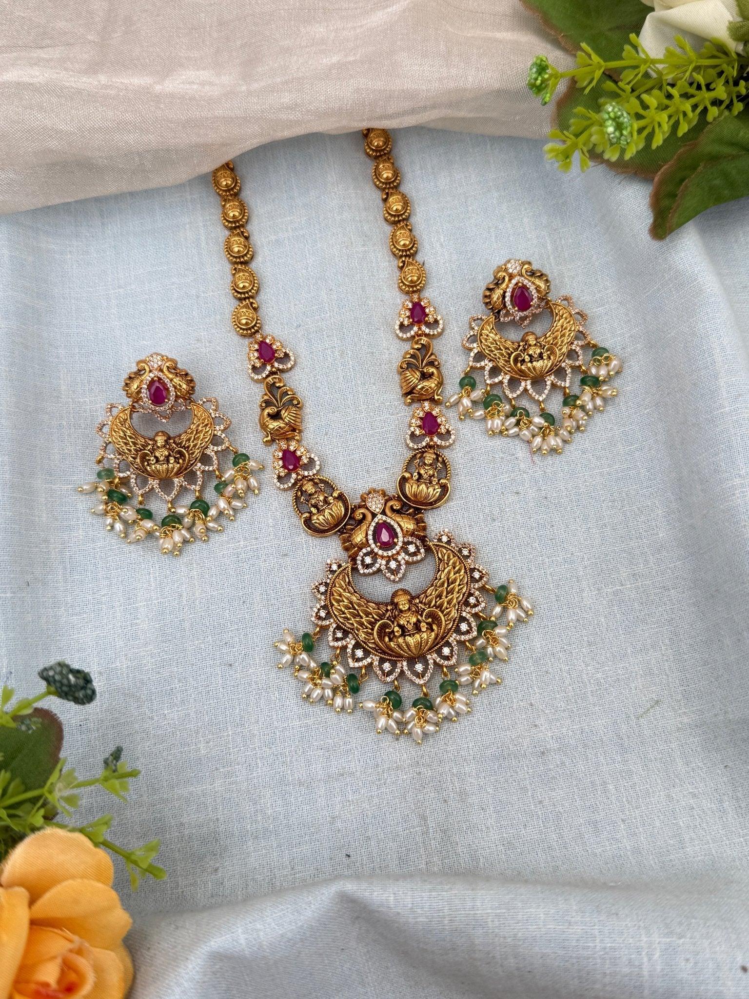 Luxurious Antique Lakshmi Pendant Necklace Set 0168 - Mahilas