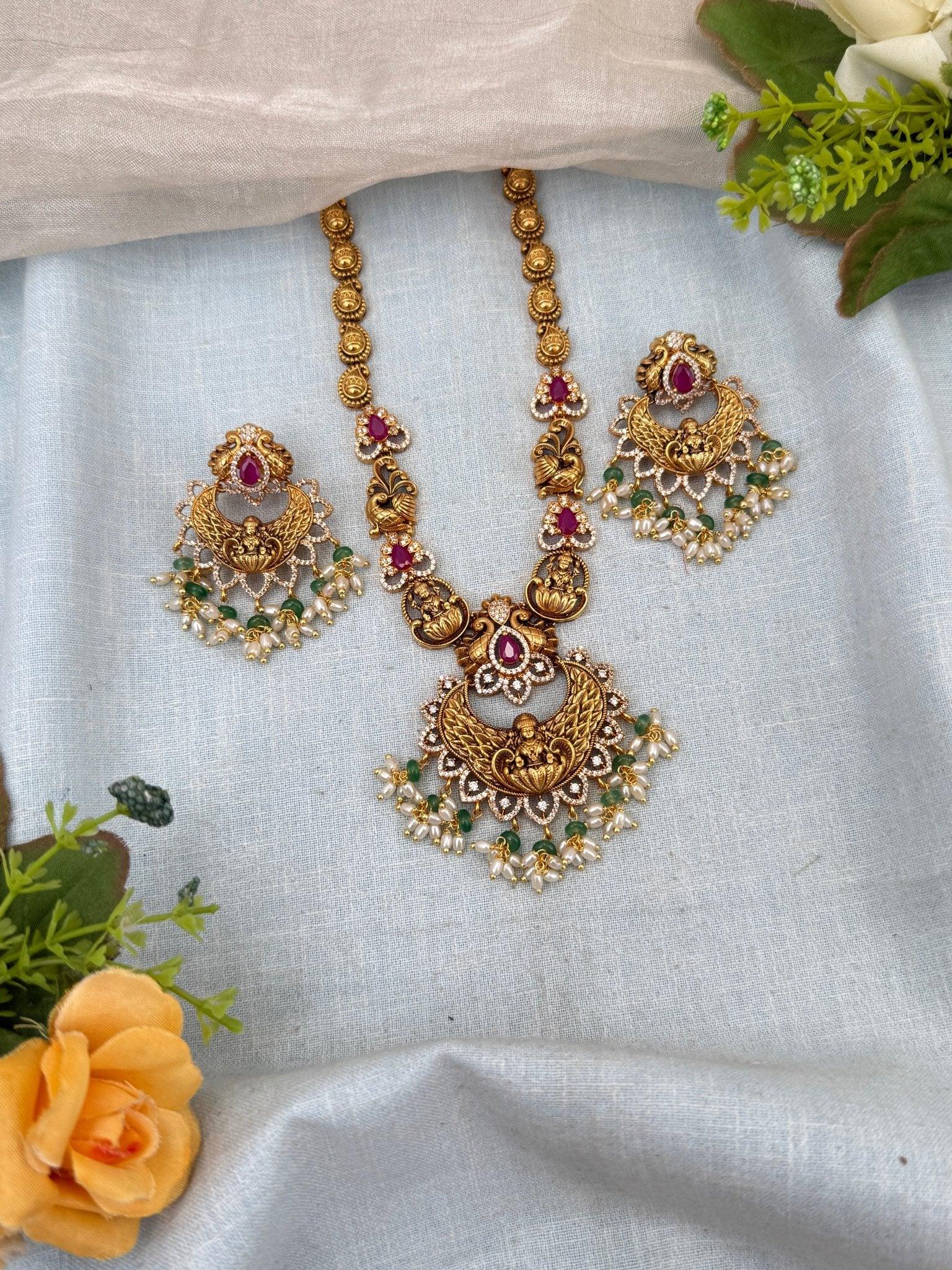 Luxurious Antique Lakshmi Pendant Necklace Set 0168 - Mahilas