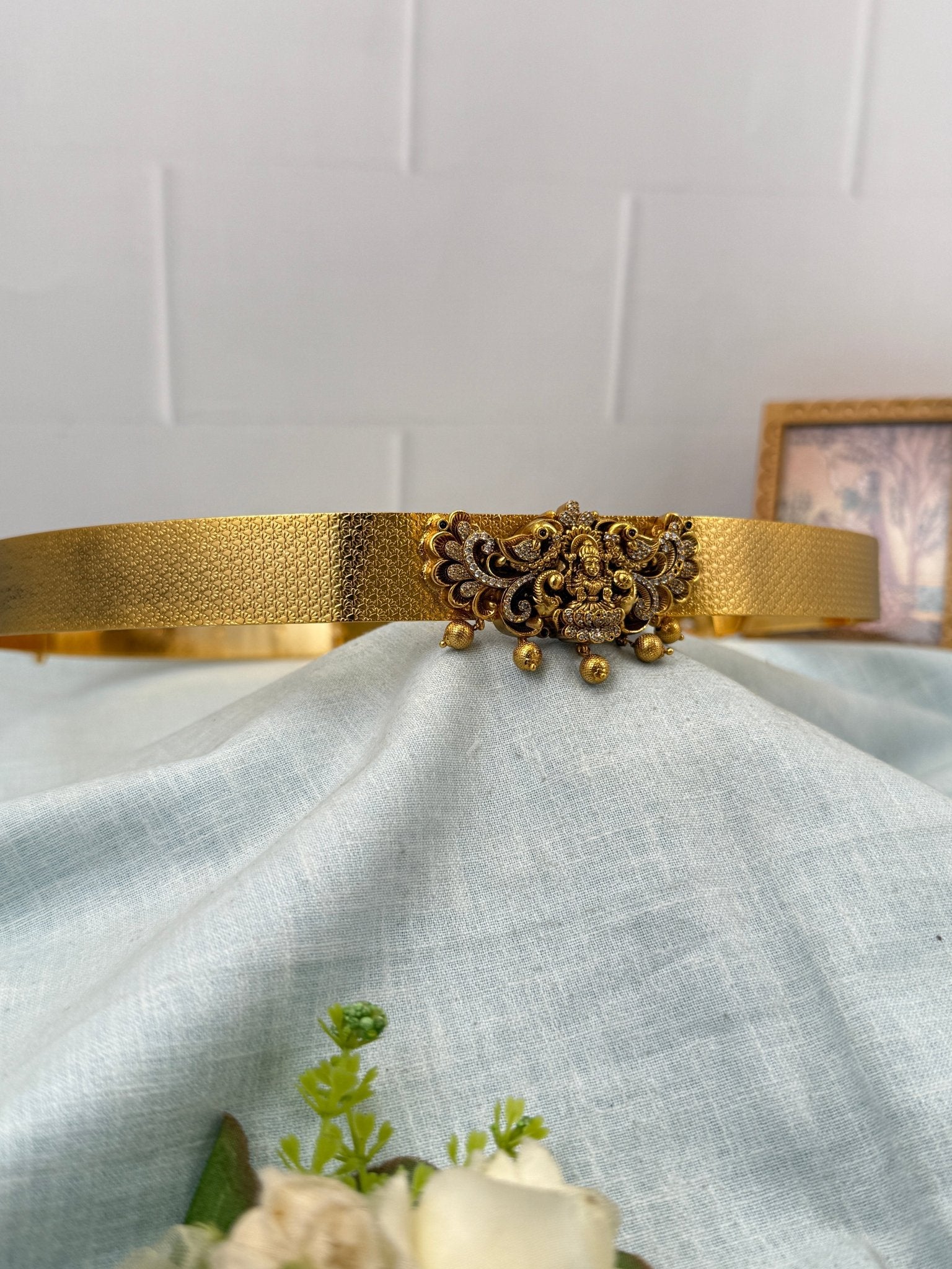 Luxurious Antique Lakshmi Pendant Vaddanam Kamarbandh 7269 - Mahilas