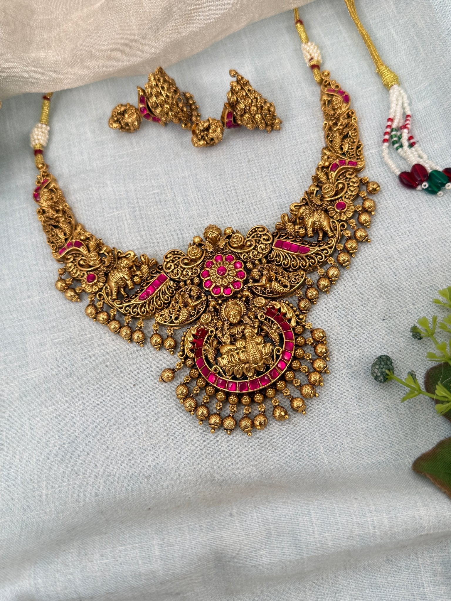 Luxurious Antique Lakshmi Short Necklace Set 0370 - Mahilas