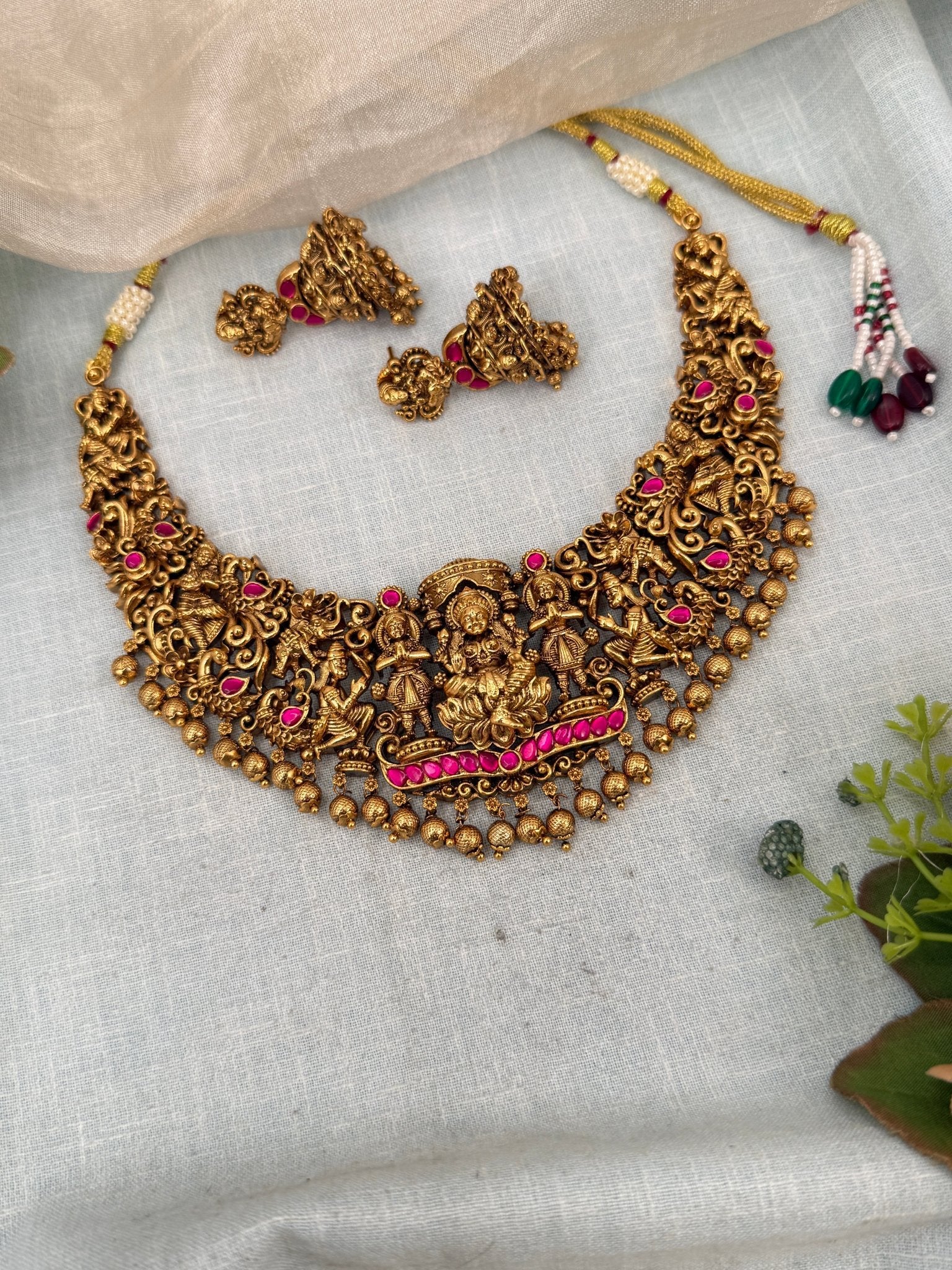 Luxurious Antique Lakshmi Short Necklace Set 0371 - Mahilas